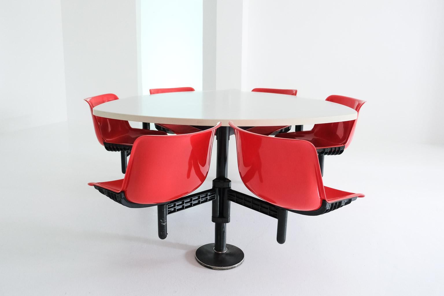 Modus triangular table + integrated swivelling chairs by Osvaldo Borsani, Tecno For Sale 1