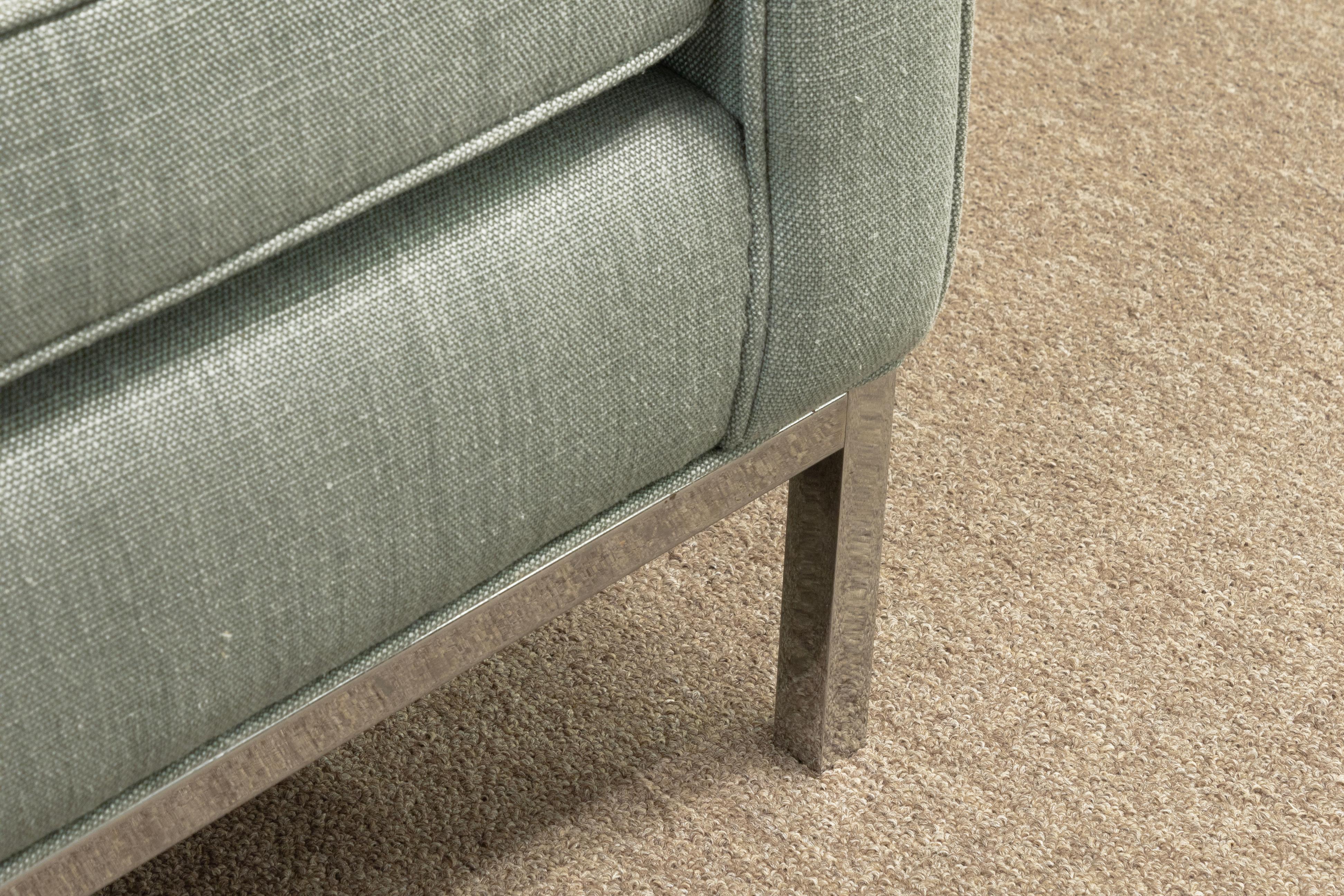 20ième siècle Modway Canapé contemporain Mid Century Modern bleu en tissu et acier inoxydable en vente