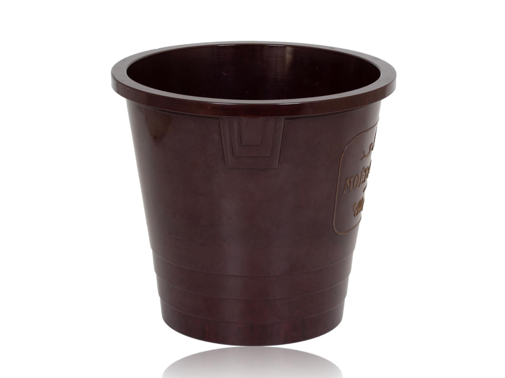 Français Seau à glace à champagne en bakélite Art déco Moet & Chandon en vente