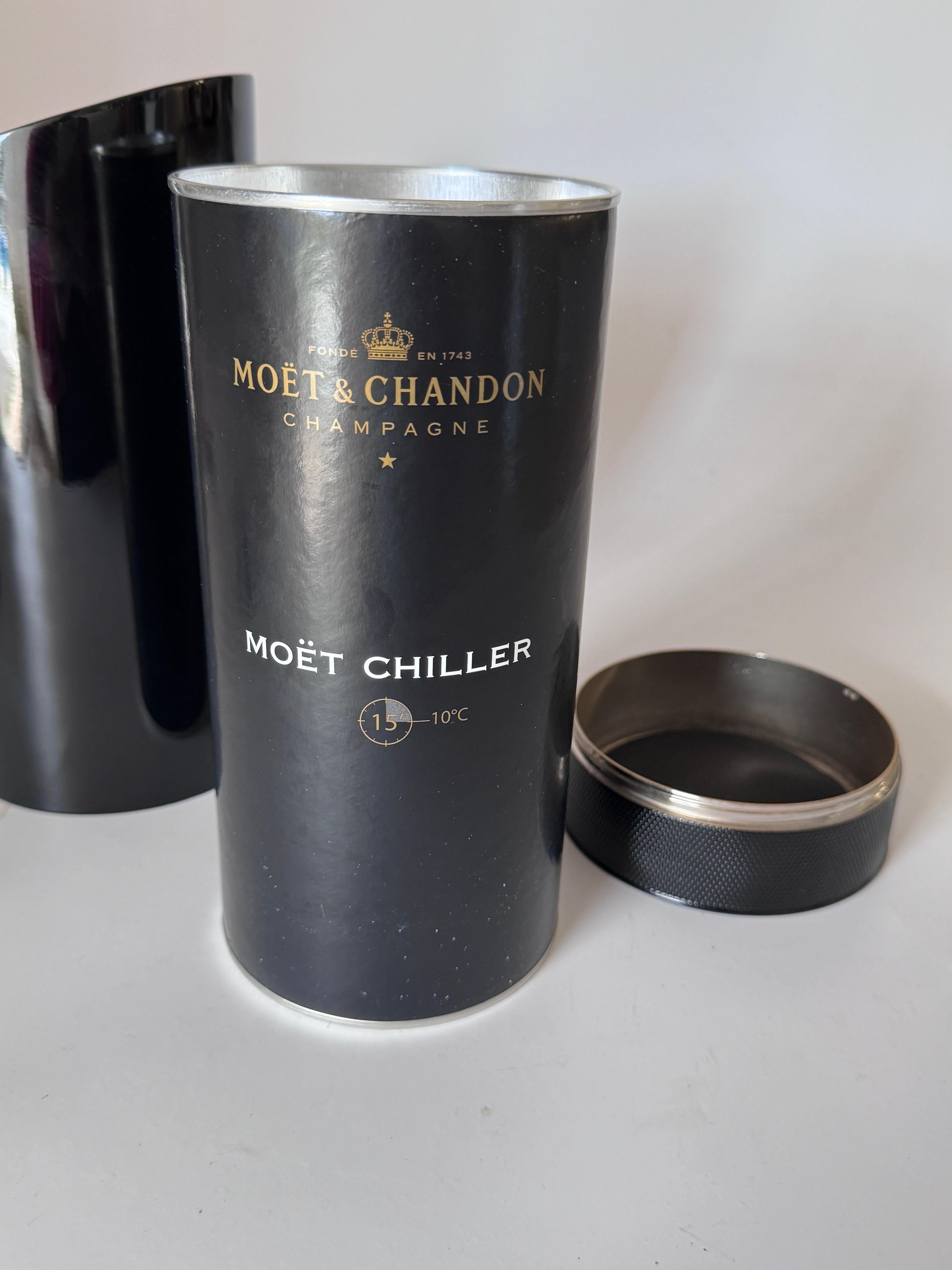 Moët & Chandon Champagne Bucket Metal Black and White Color by Jean Marc Gady In Good Condition For Sale In Auribeau sur Siagne, FR