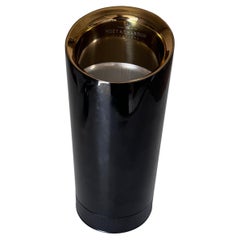 Cubo metálico para champán Moët & Chandon en blanco y negro de Jean Marc Gady