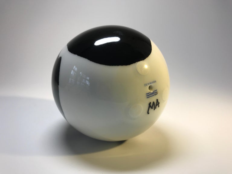 Mogens Andersen, Royal Copenhagen Porcelain Signed First Series Annual Egg 1975 For Sale 2