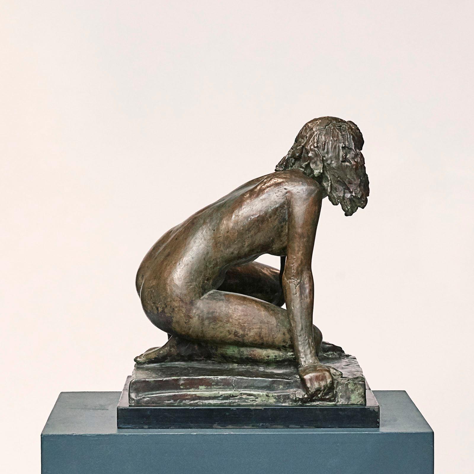 Mogens Bøggild Bronze Sculpture of a Crouching Women In Excellent Condition In Kastrup, DK