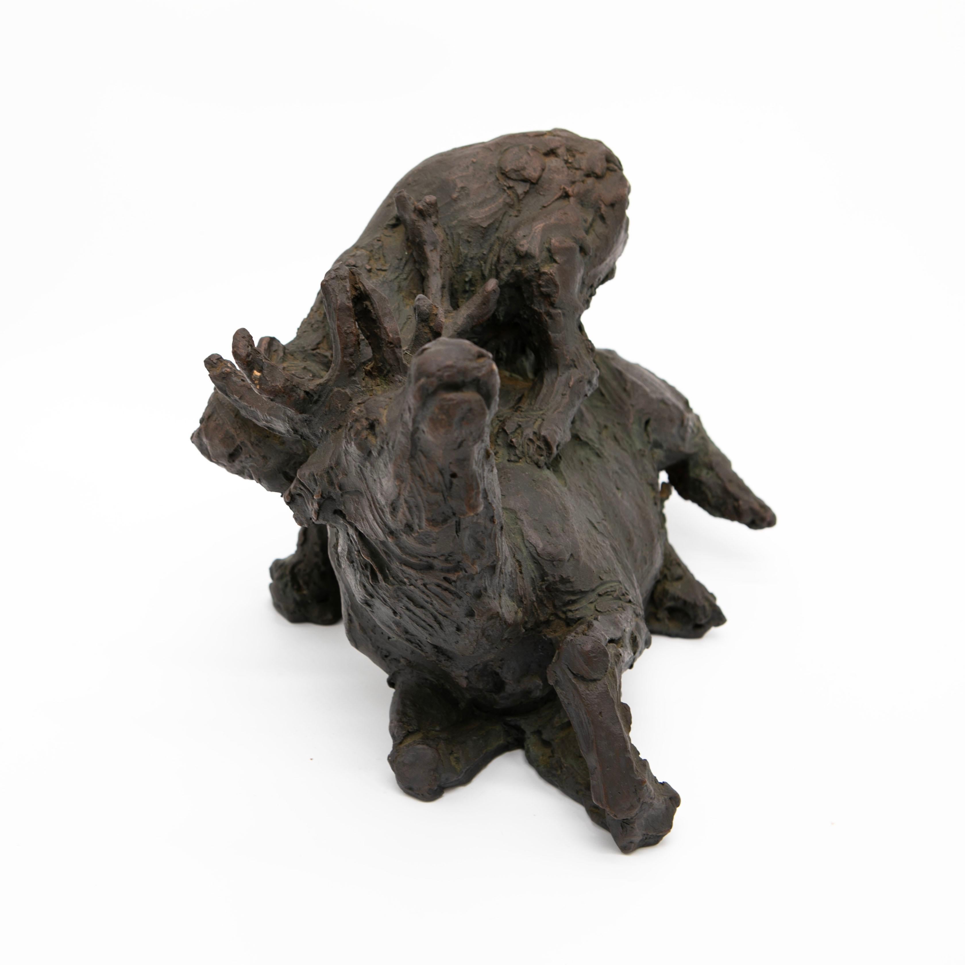 Mogens Bøggild, danese 1901-1987
Scultura in bronzo di un cervo abbattuto da un giaguaro in bronzo patinato scuro, 1946.
Firmato con il Monogram MB


Mogens Bøggild si è laureato alla Royal Danish Academy of Fine Arts nel 1924 e in seguito è stato