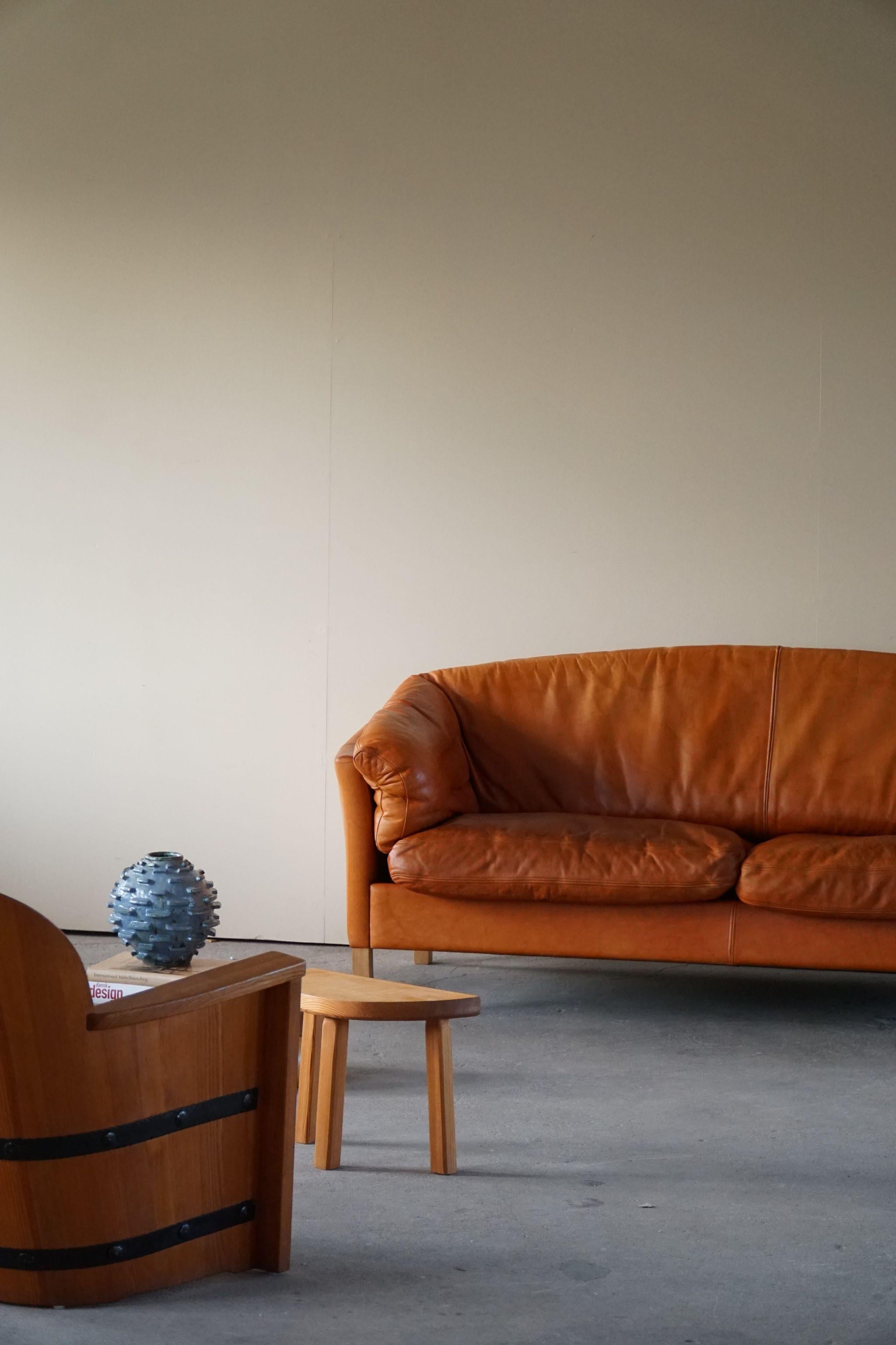 Scandinavian Modern Mogens Hansen 2.5 Sofa in Cognac Coloured Leather, Model 535, Danish Design