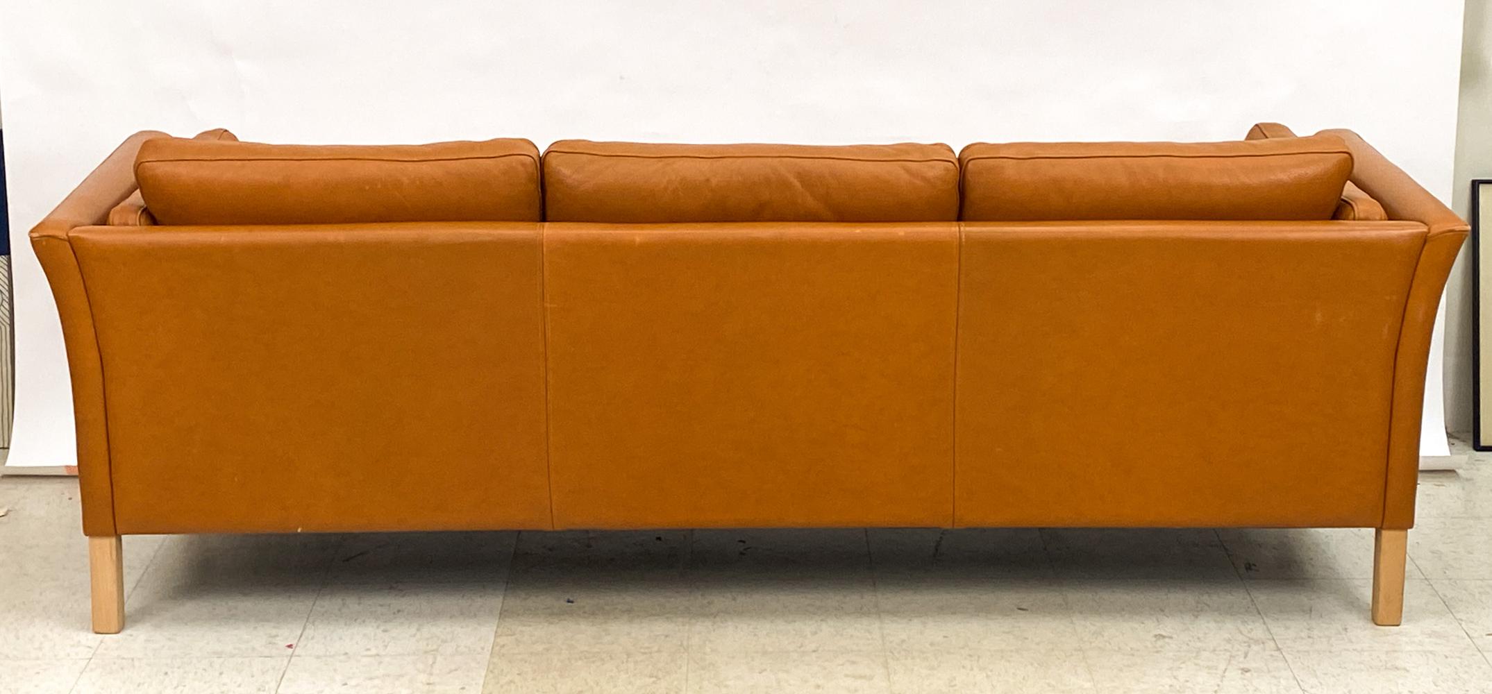 Mogens Hansen Danish Modern Caramel Leather Three-Seater Sofa For Sale 6