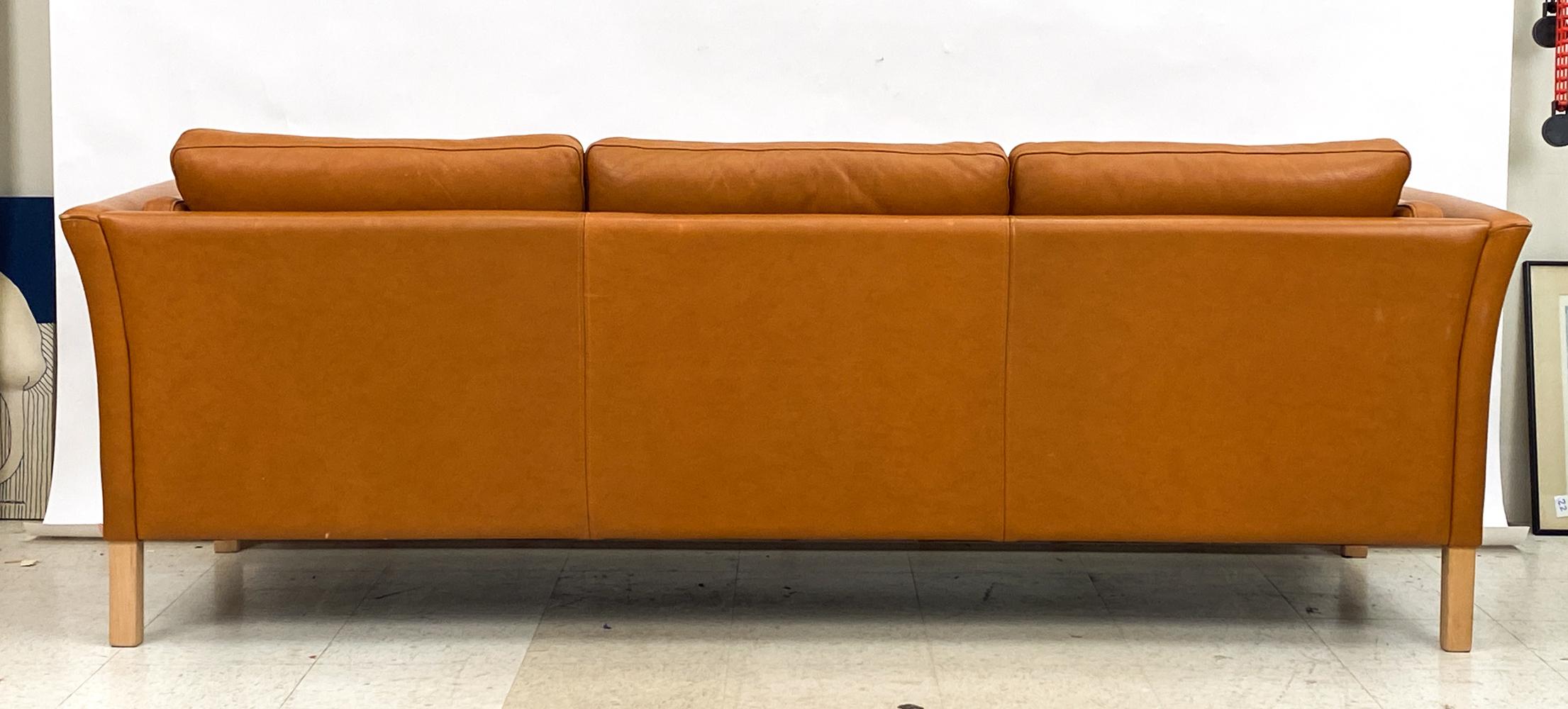 Mogens Hansen Danish Modern Caramel Leather Three-Seater Sofa For Sale 7