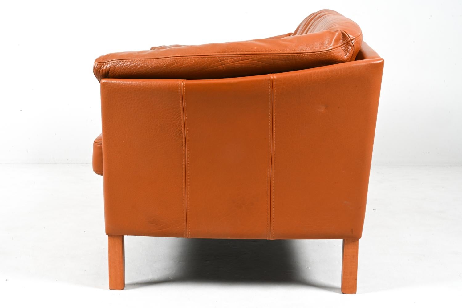 Mogens Hansen Danish Modern Two-Seat Sofa in Leather & Oak For Sale 11