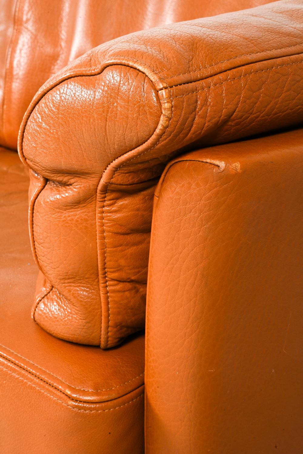 Modernes dänisches Zweisitzer-Sofa aus Leder und Eiche von Mogens Hansen im Angebot 1