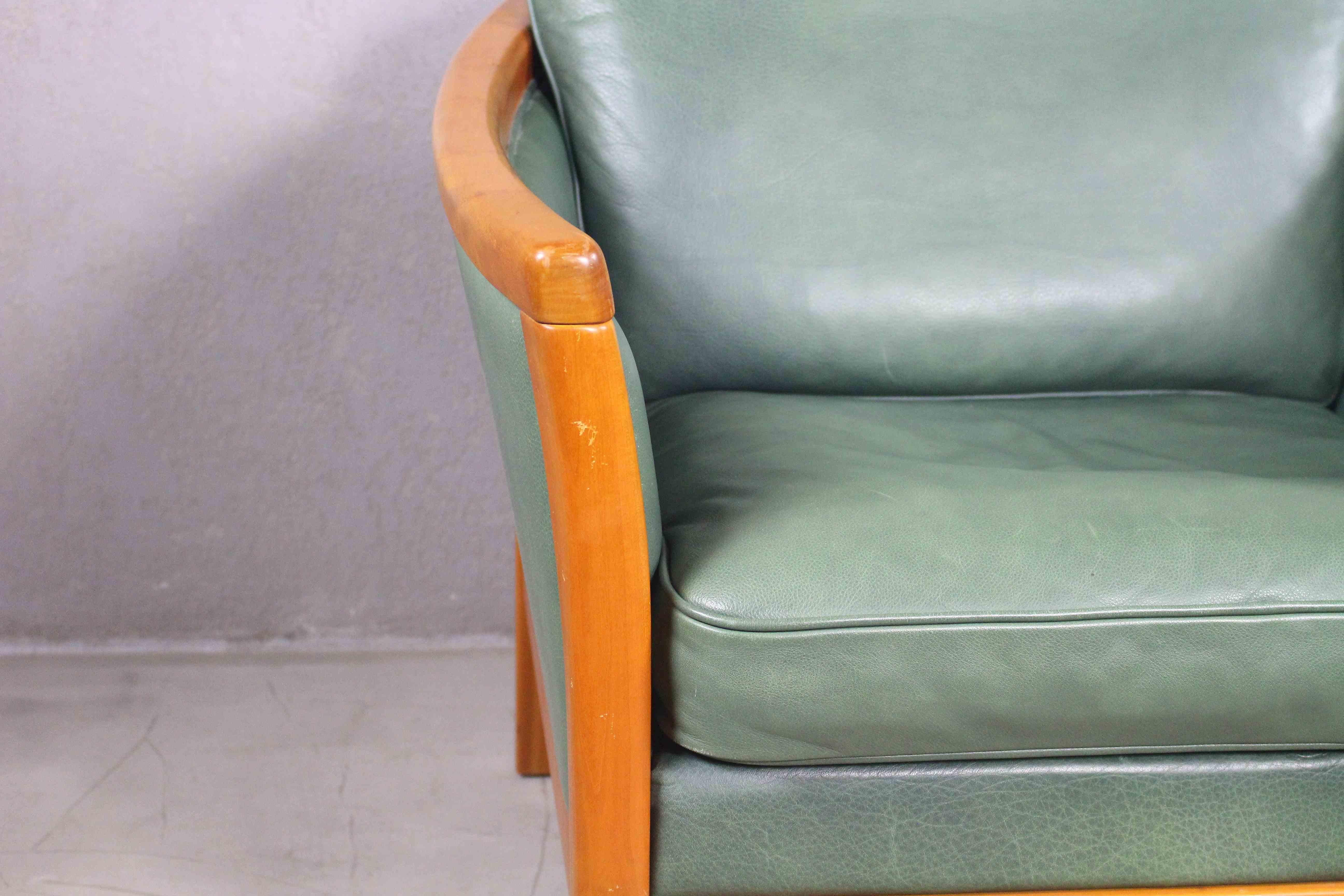 Mogens Hansen Green Leather Lounge Chairs, Denmark, Set of 2 In Good Condition For Sale In ŚWINOUJŚCIE, 32