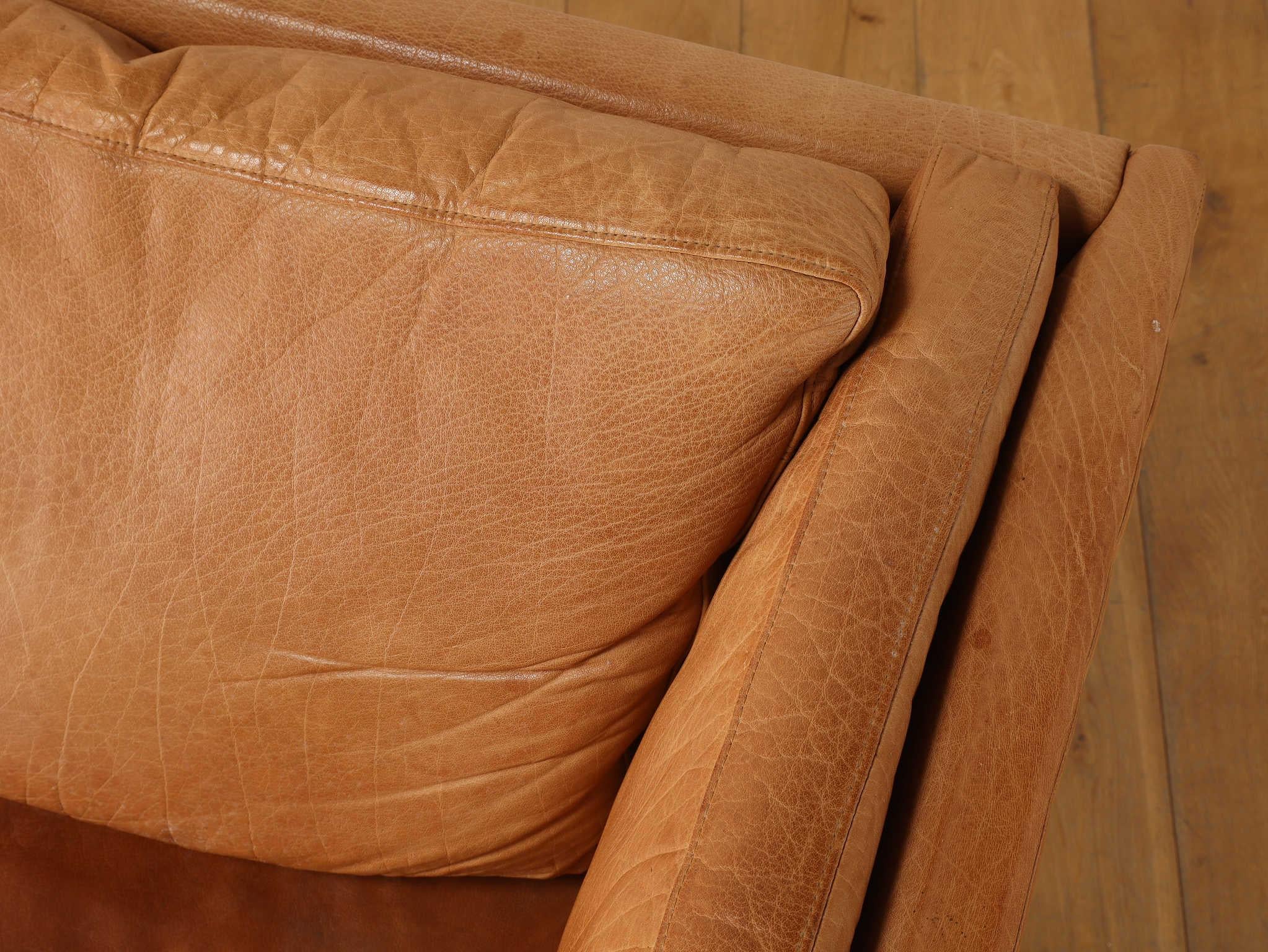 Mogens Hansen Leder 2-Sitzer Sofa 1970er Jahre im Angebot 4