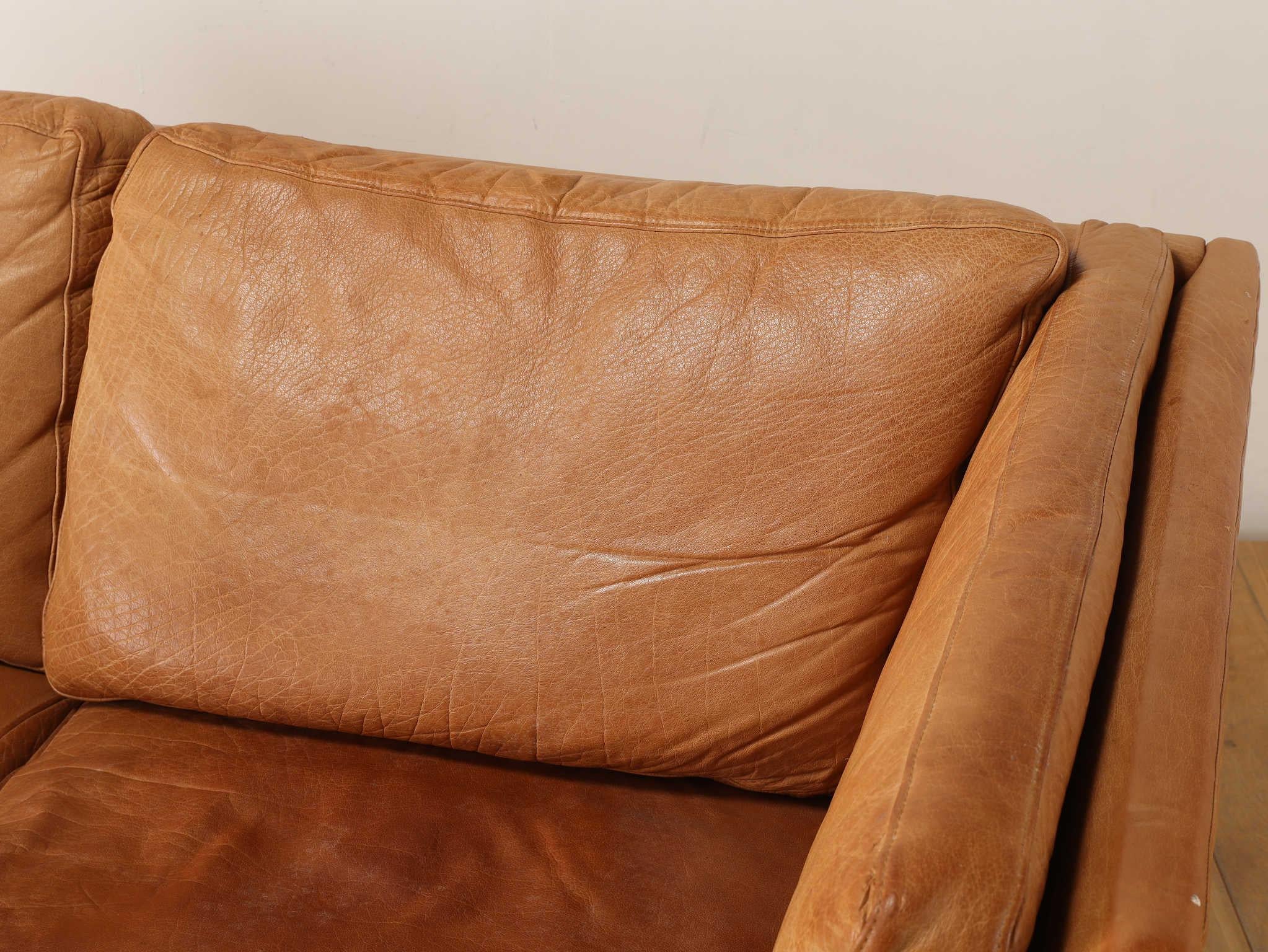 Mogens Hansen Leder 2-Sitzer Sofa 1970er Jahre (Dänisch) im Angebot