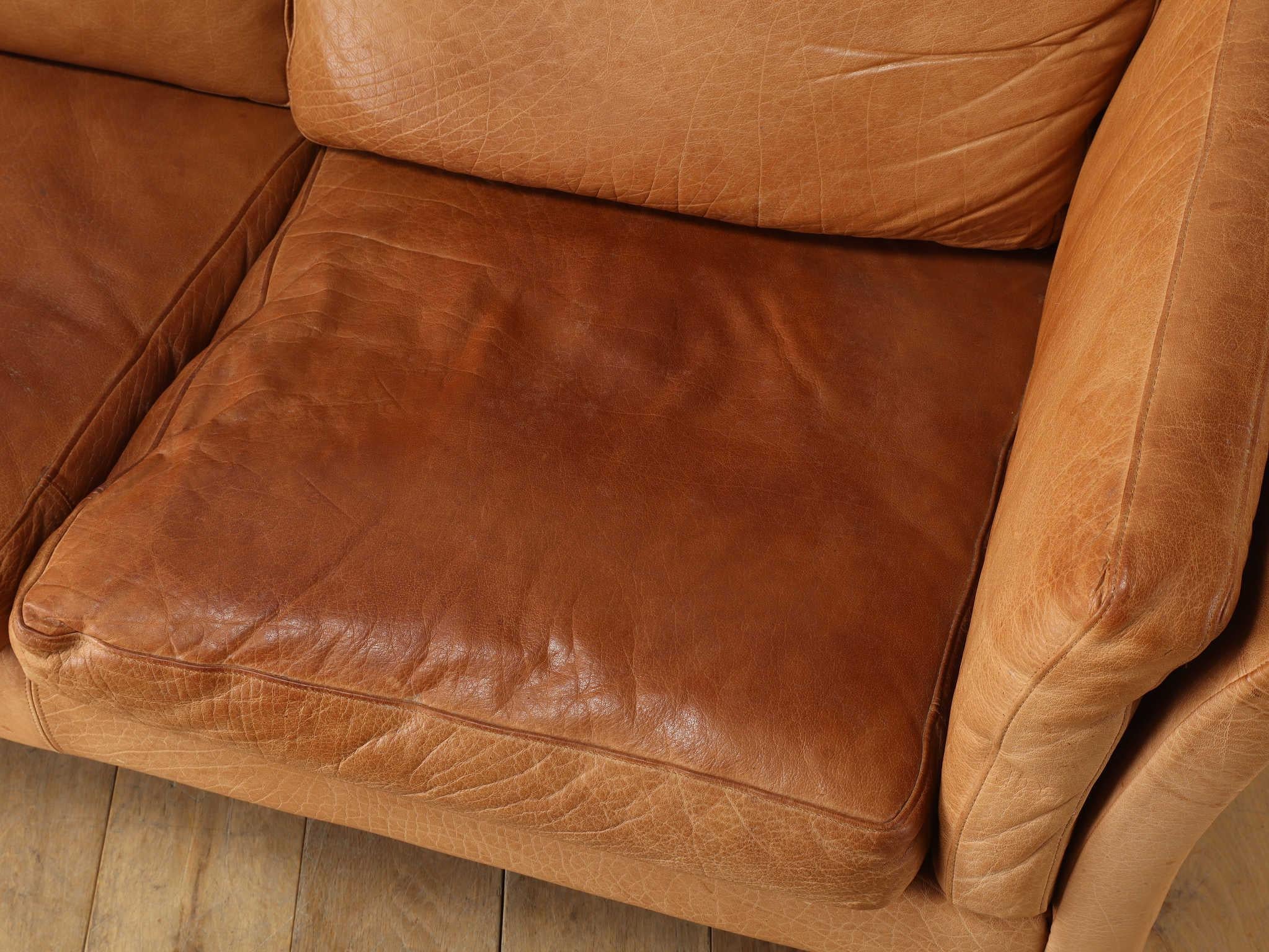 Mogens Hansen Leder 2-Sitzer Sofa 1970er Jahre (Ende des 20. Jahrhunderts) im Angebot