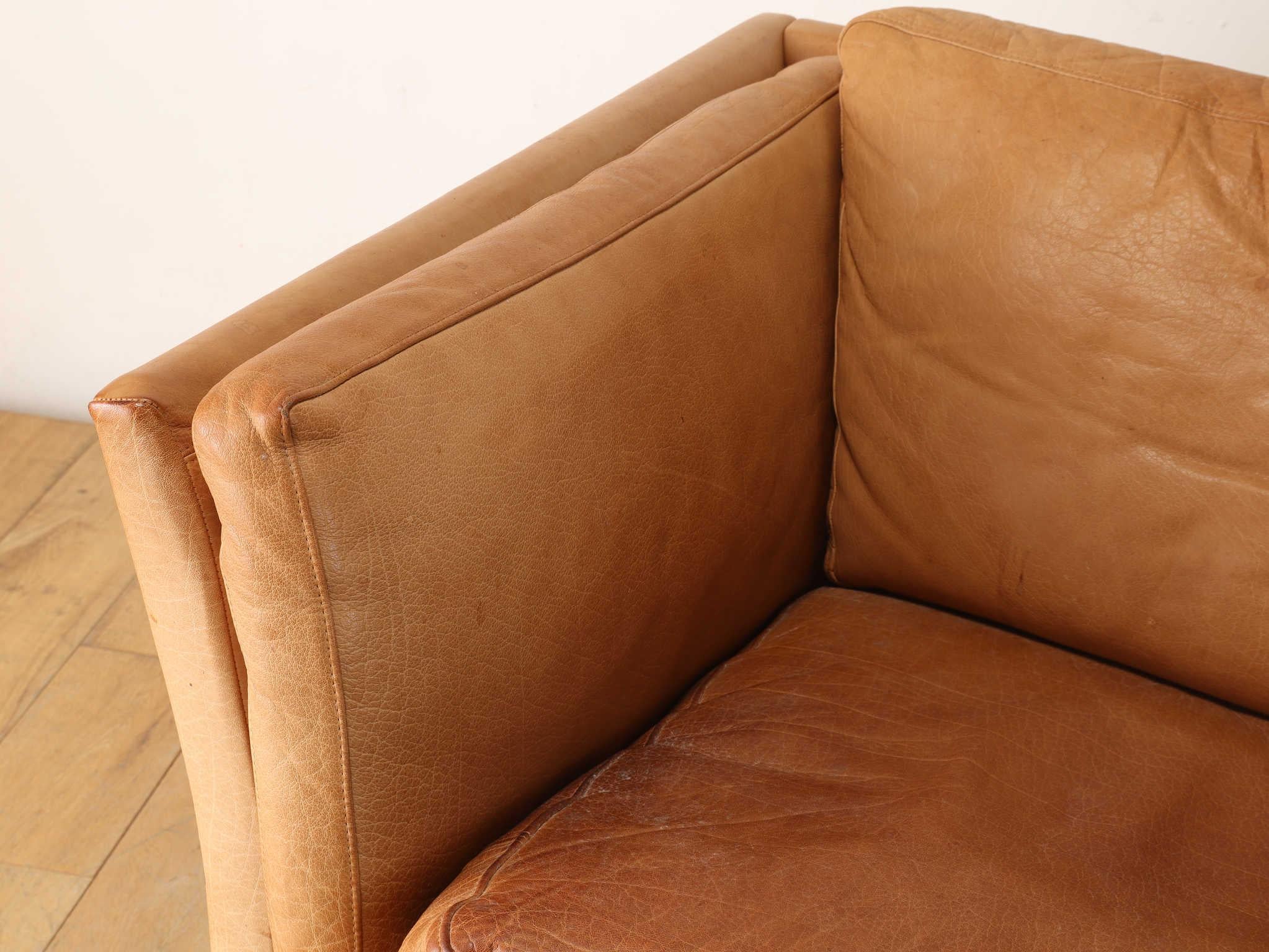 Mogens Hansen Leder 2-Sitzer Sofa 1970er Jahre im Angebot 1