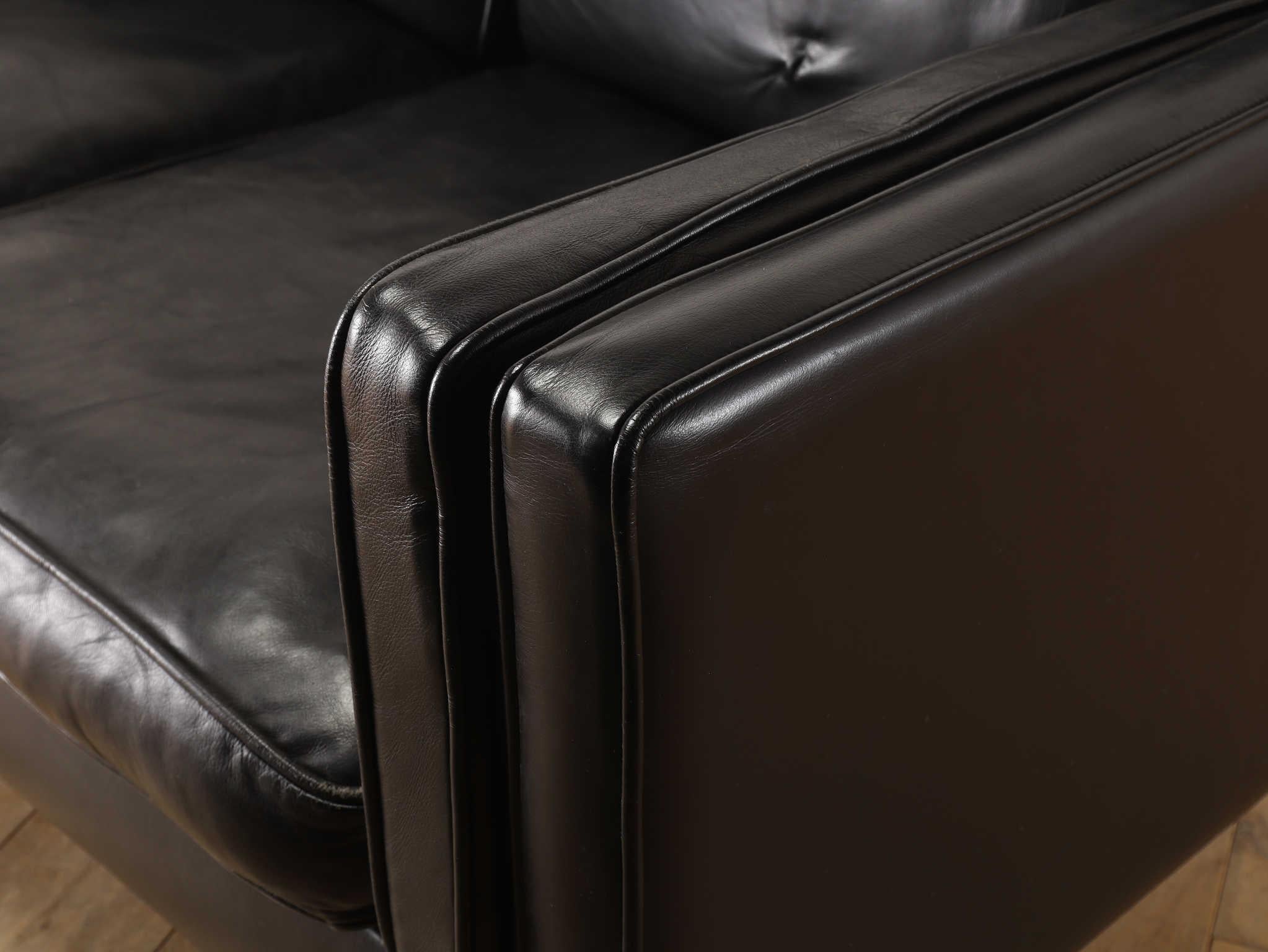 Mogens Hansen Leather 2 Seater Sofa 1980's For Sale 6