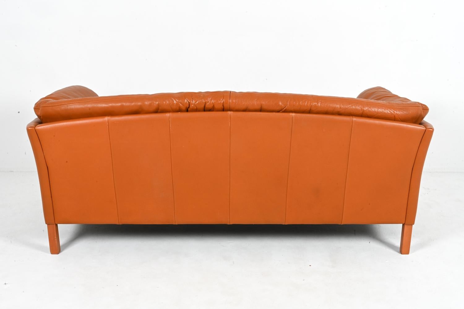 Canapé danois moderne à trois places Mogens Hansen modèle 535 en cuir et chêne en vente 5