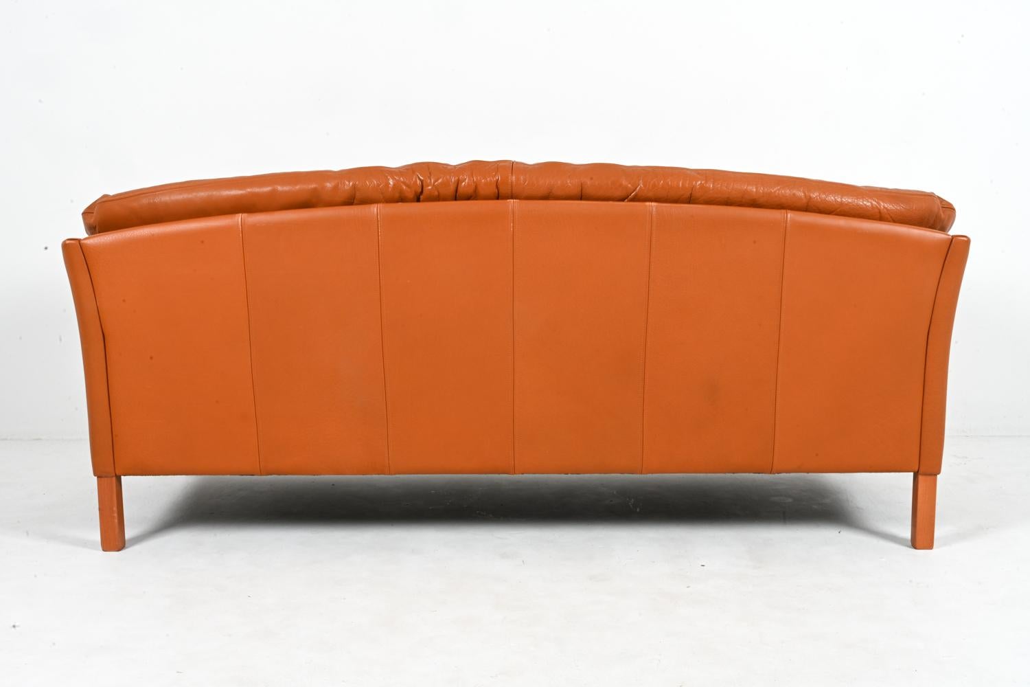 Canapé danois moderne à trois places Mogens Hansen modèle 535 en cuir et chêne en vente 6