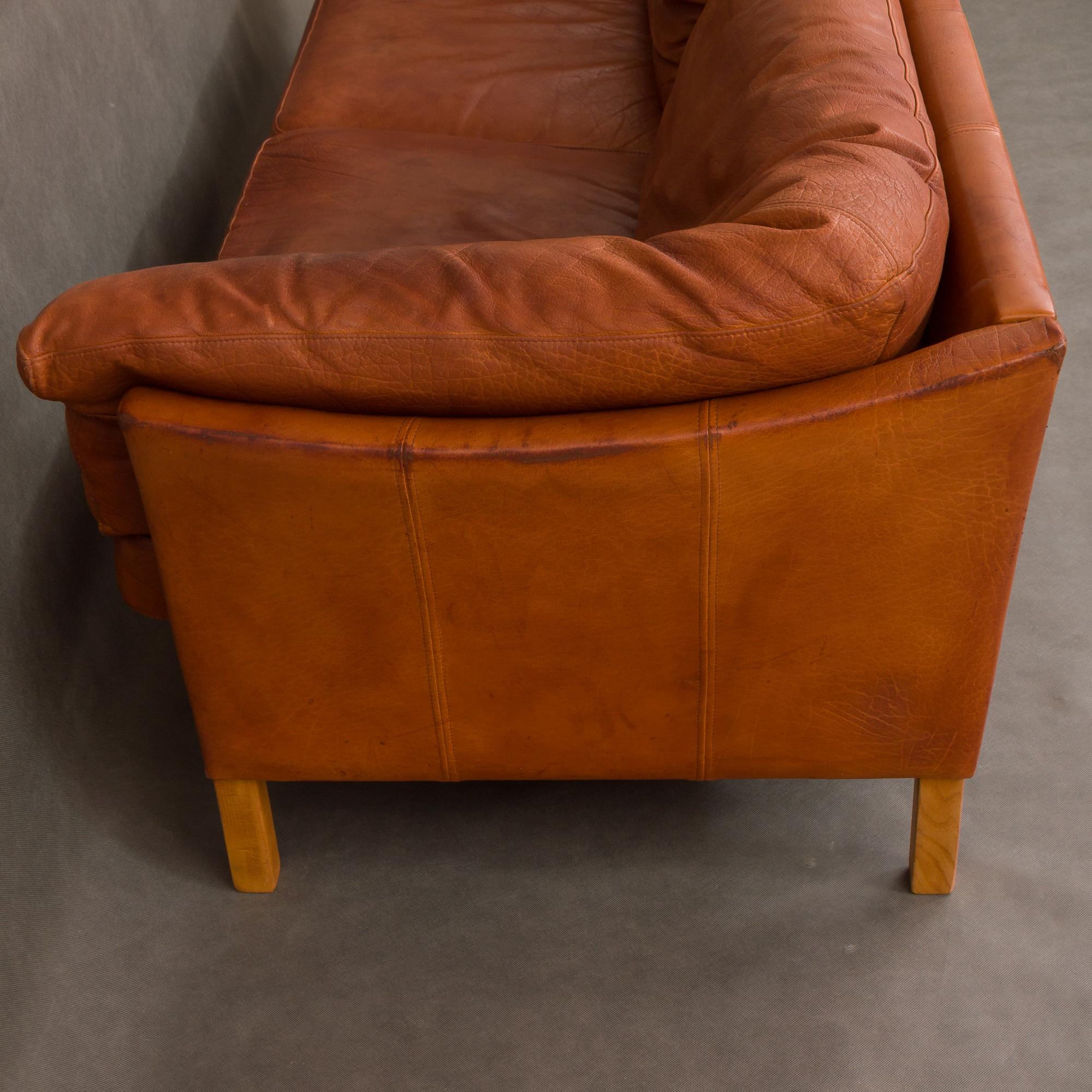 Mogens Hansen Sofa in Brown Leather with Deep Patina 6