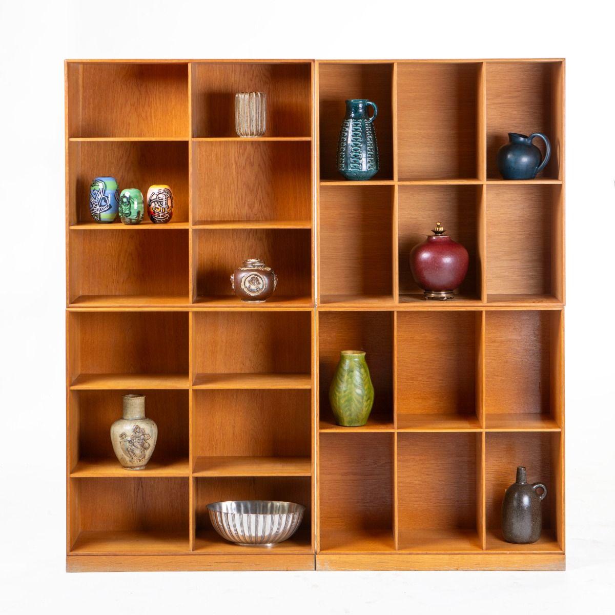 Mid-Century moderno Sistema di librerie Mogens Koch in Oak massiccio di Rud. Rasmussen in vendita