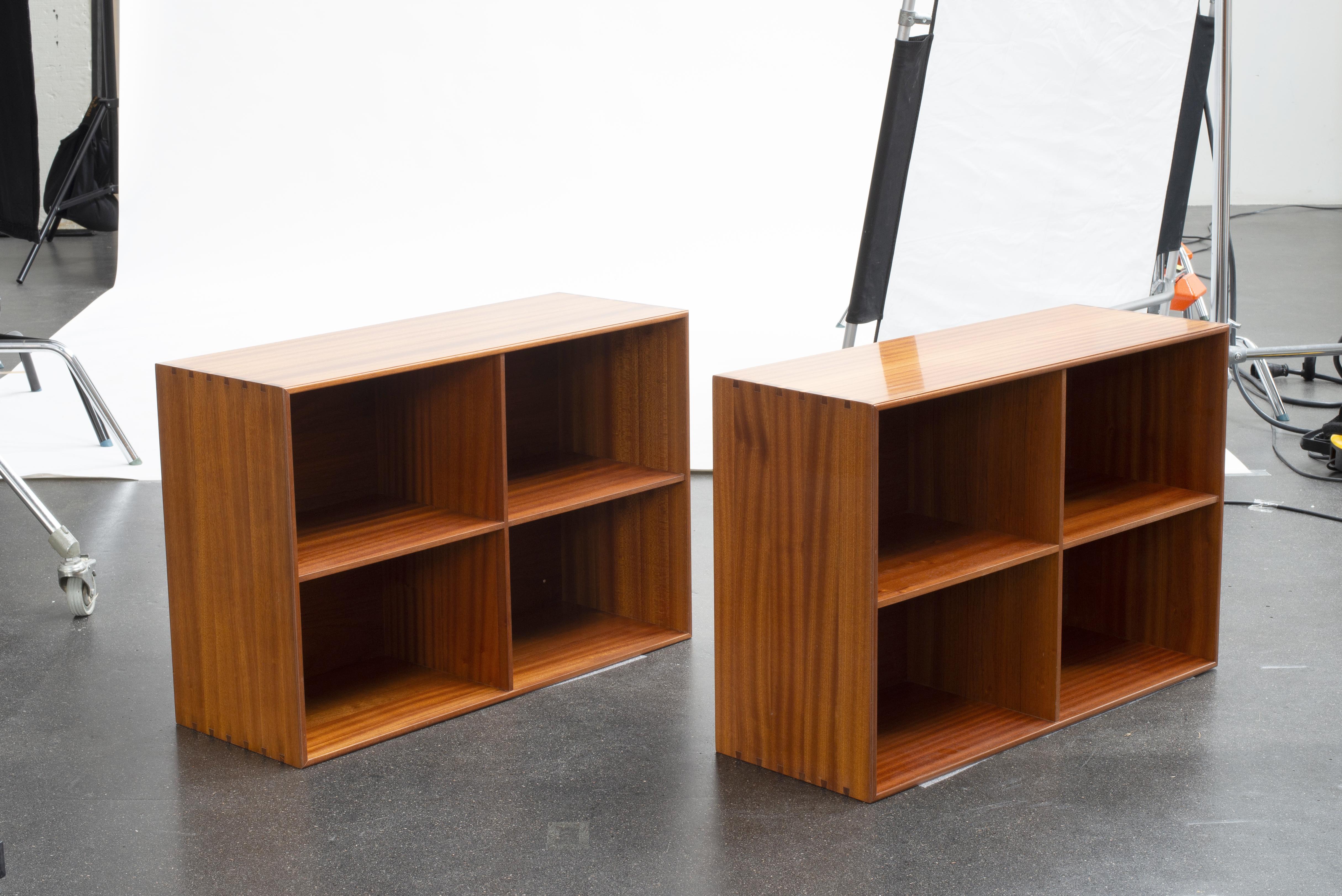 Scandinavo moderno Mogens Koch Bookcases in Mahogany for Rud. Rasmussen in vendita
