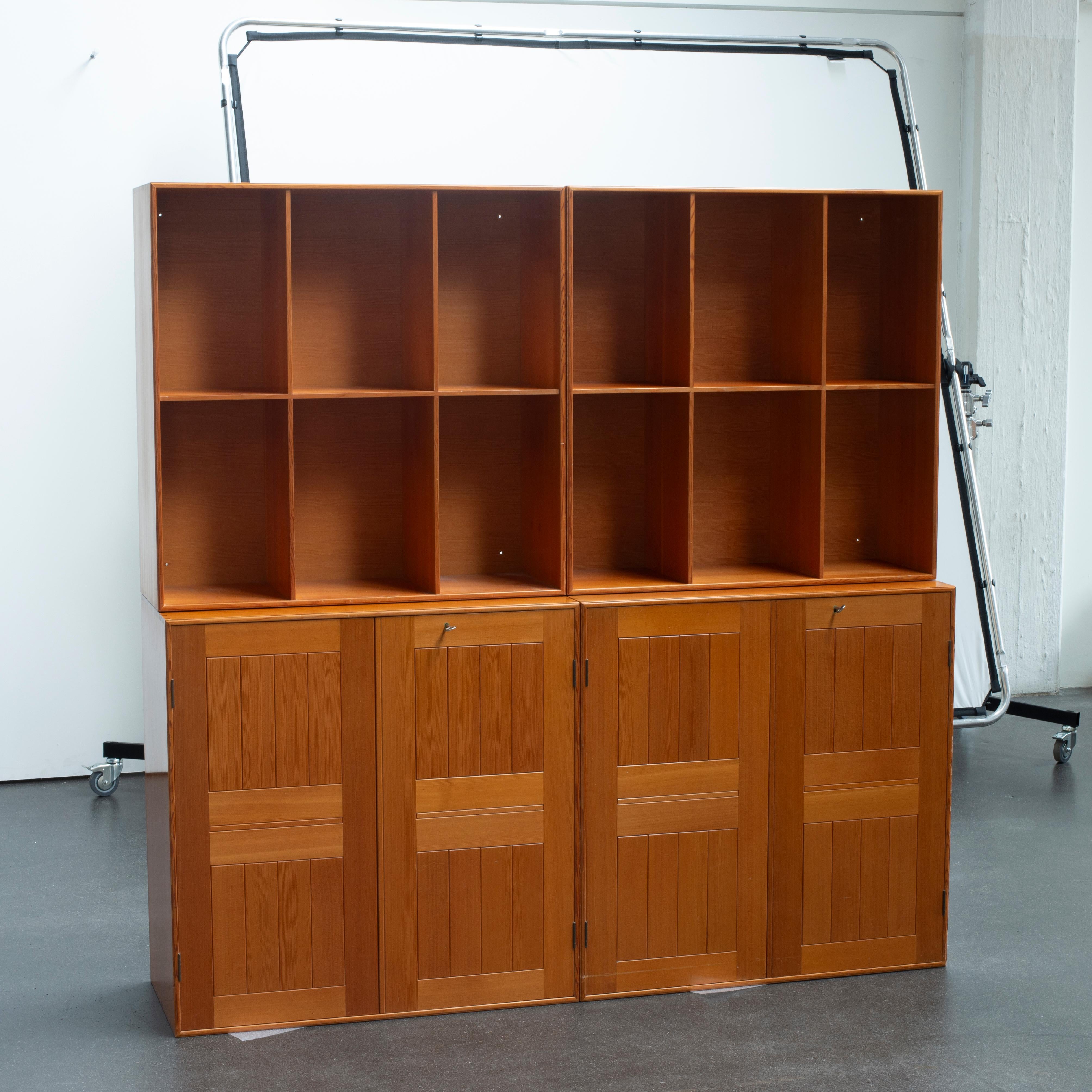 Danese Armadi e librerie Mogens Koch in pino dell'Oregon per Rud. Rasmussen in vendita