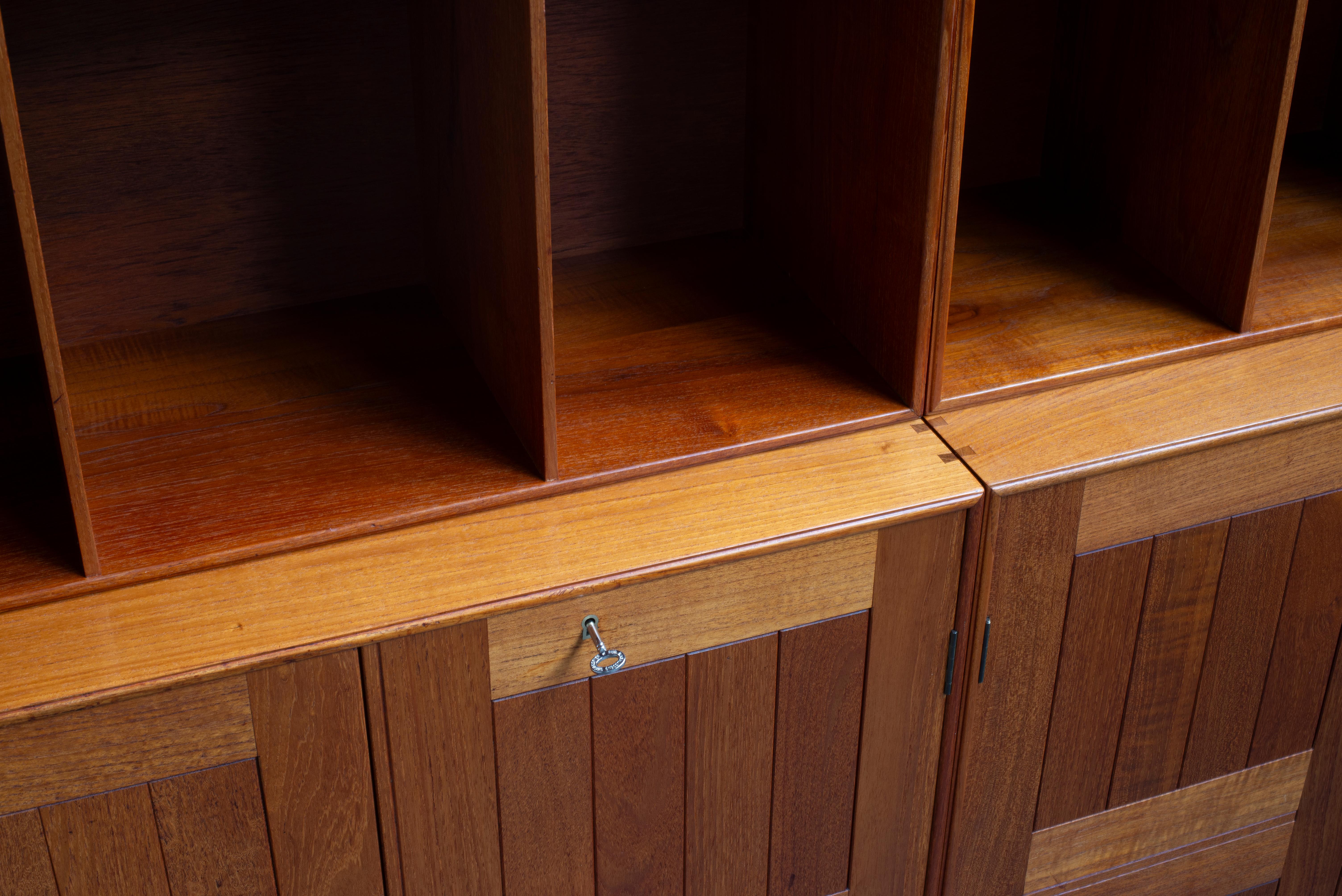 A olio Armadi e librerie Mogens Koch in teak per Rud. Rasmussen in vendita