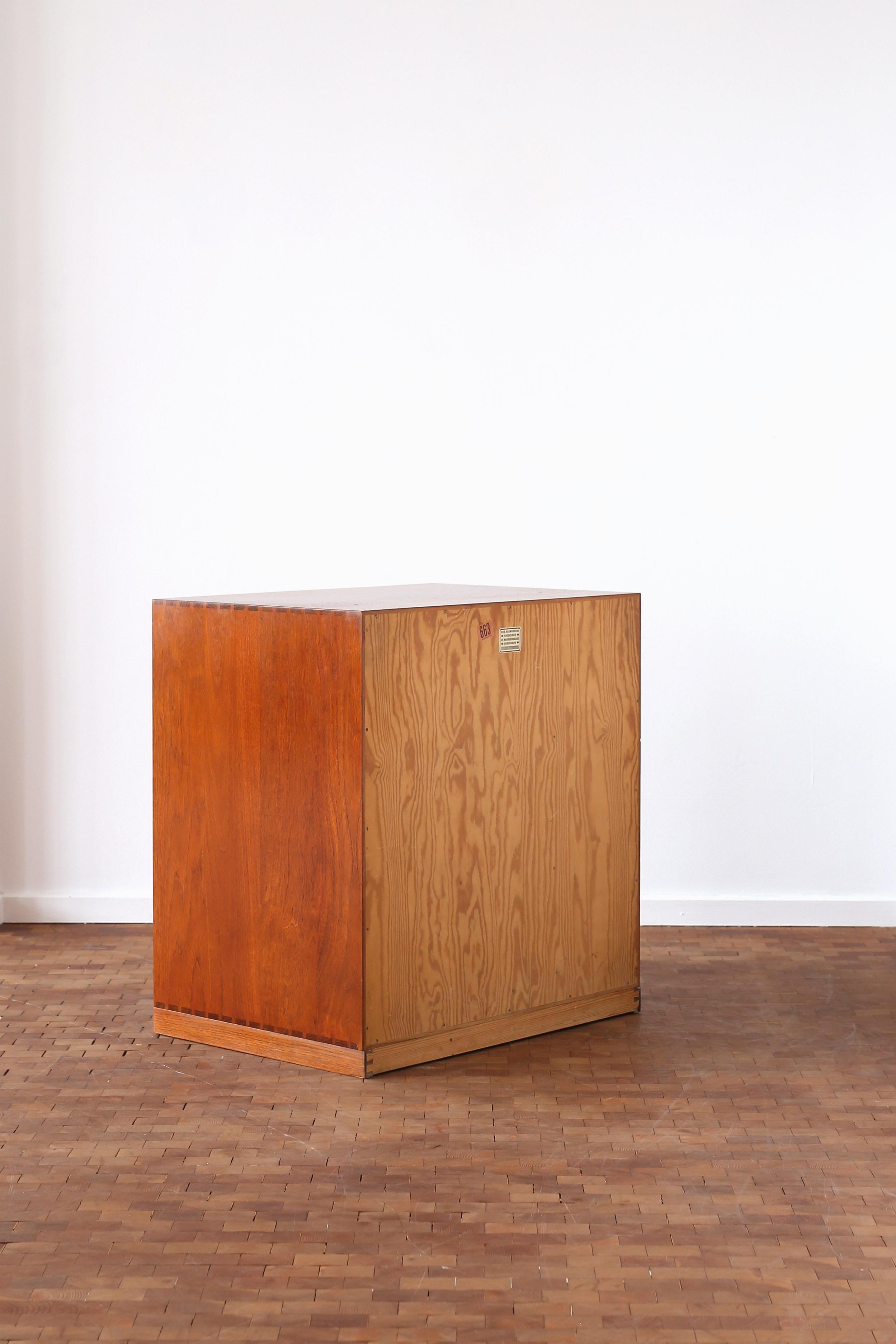 Mogano Cassettiera Mogens Koch in teak, ebanista Rud. Rasmussen in vendita