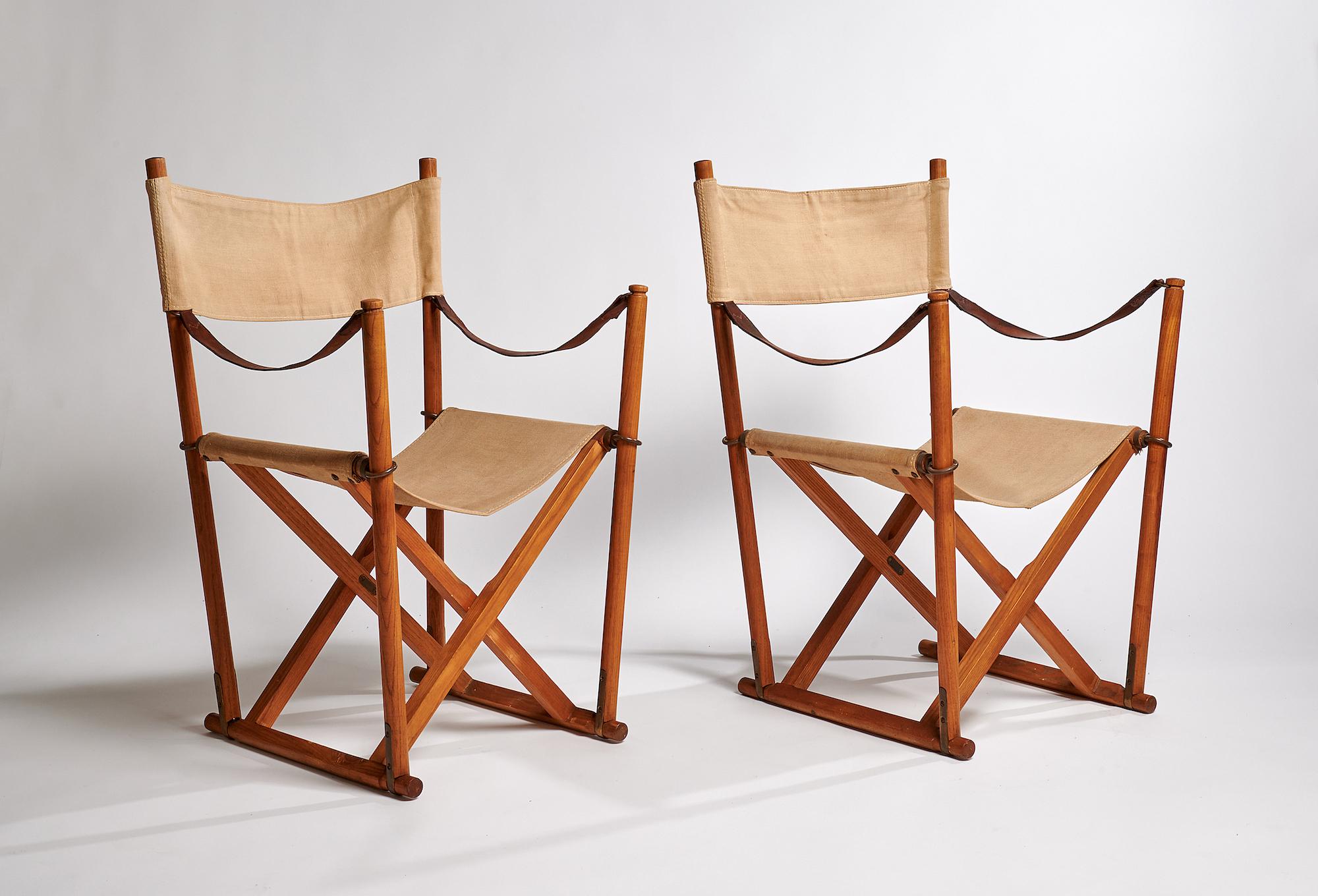 Une paire originale de chaises pliantes Mogens Koch modèle 
