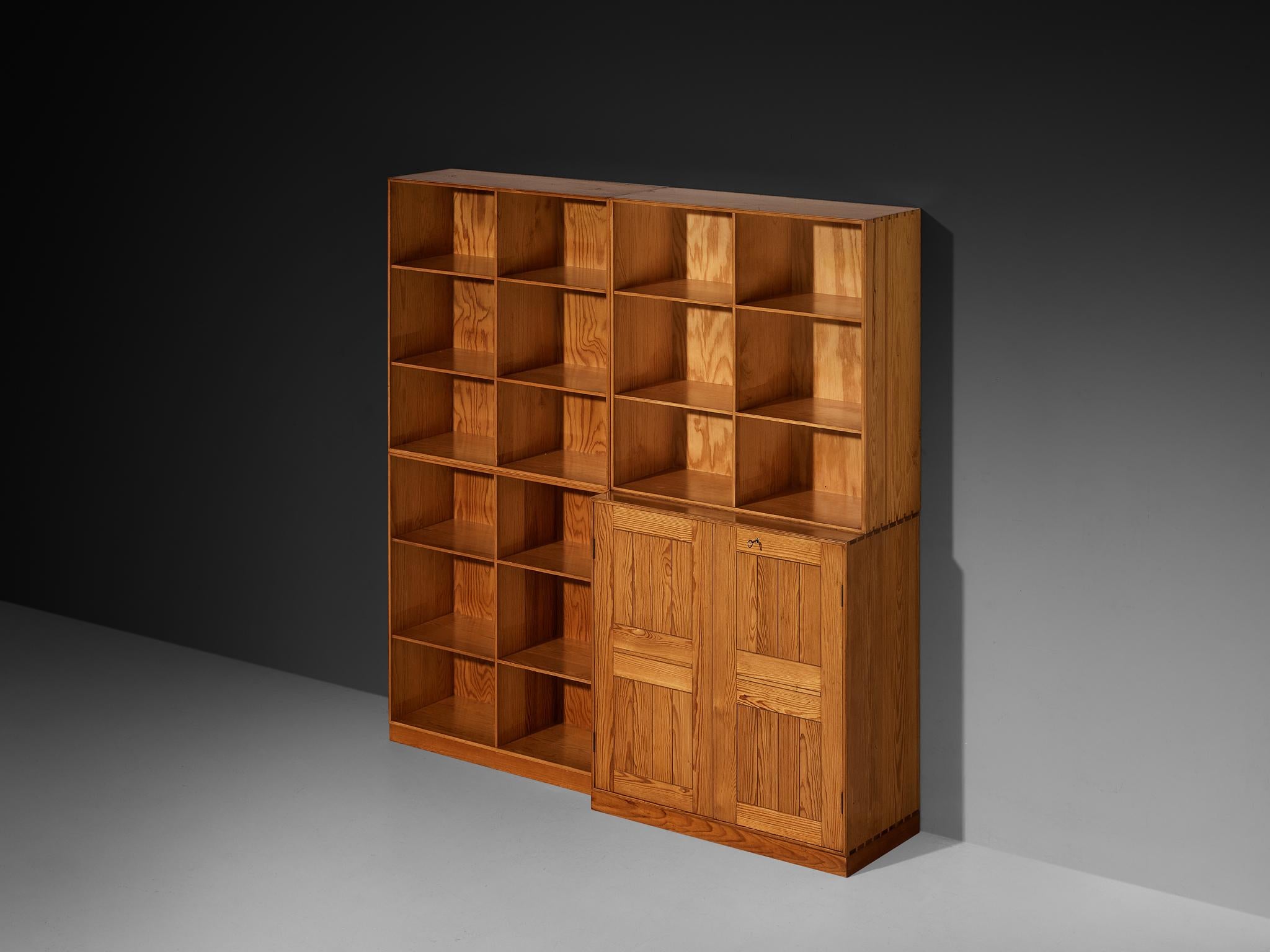 Mogens Koch for Rud Radmussen Modular Bookcase in Pine in vendita 4