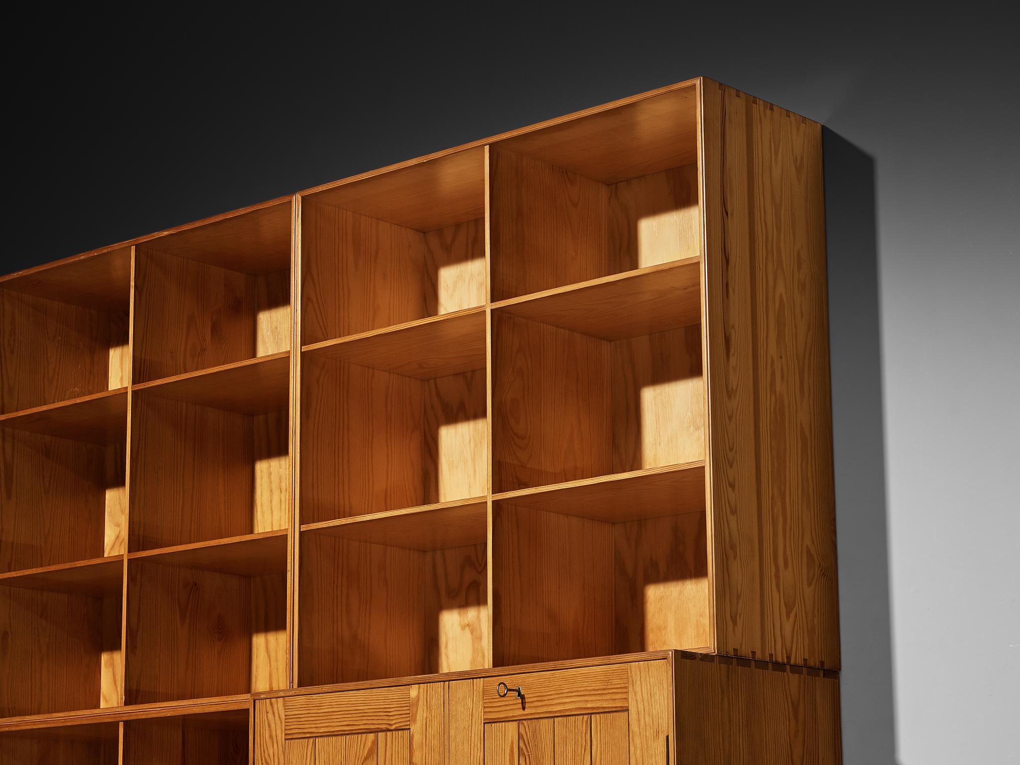 Mogens Koch for Rud Radmussen Modular Bookcase in Pine In condizioni buone in vendita a Waalwijk, NL