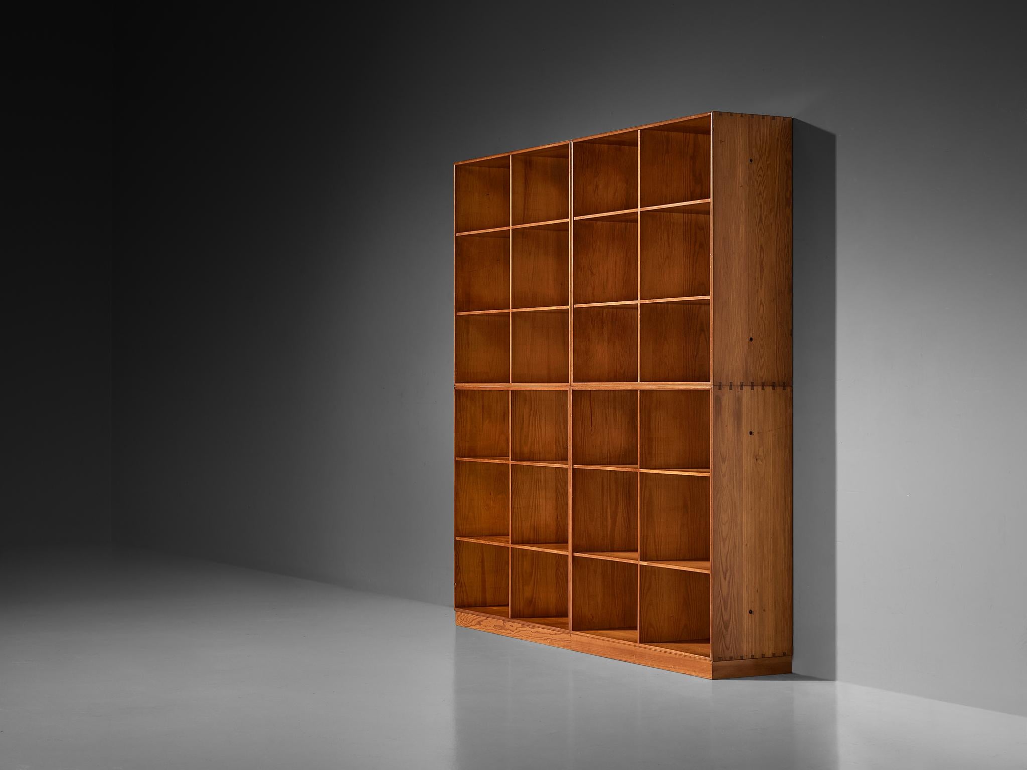 Mogens Koch for Rud Radmussen Modular Bookcase in Pine In Good Condition For Sale In Waalwijk, NL