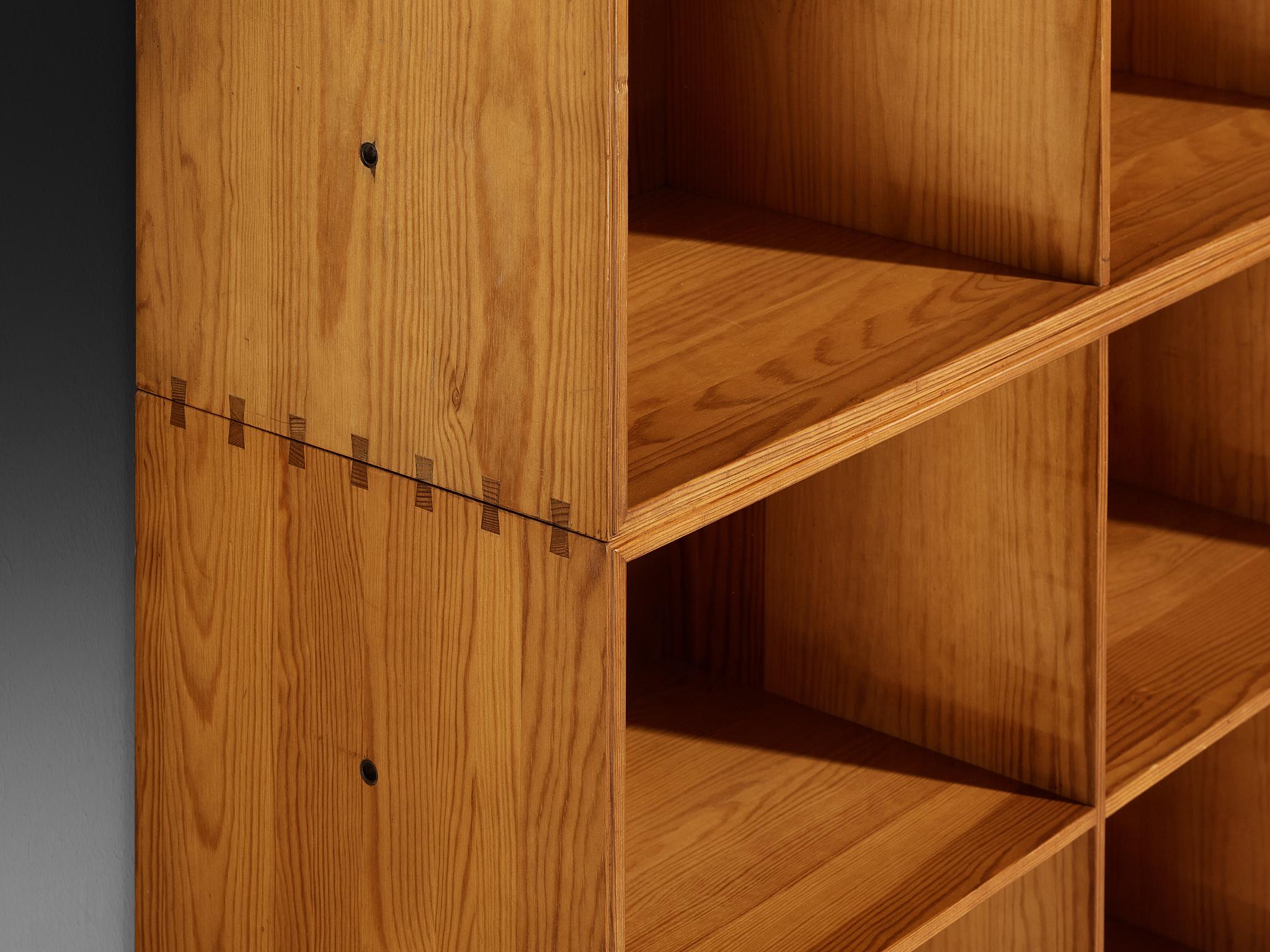 Inizio XX secolo Mogens Koch for Rud Radmussen Modular Bookcase in Pine in vendita