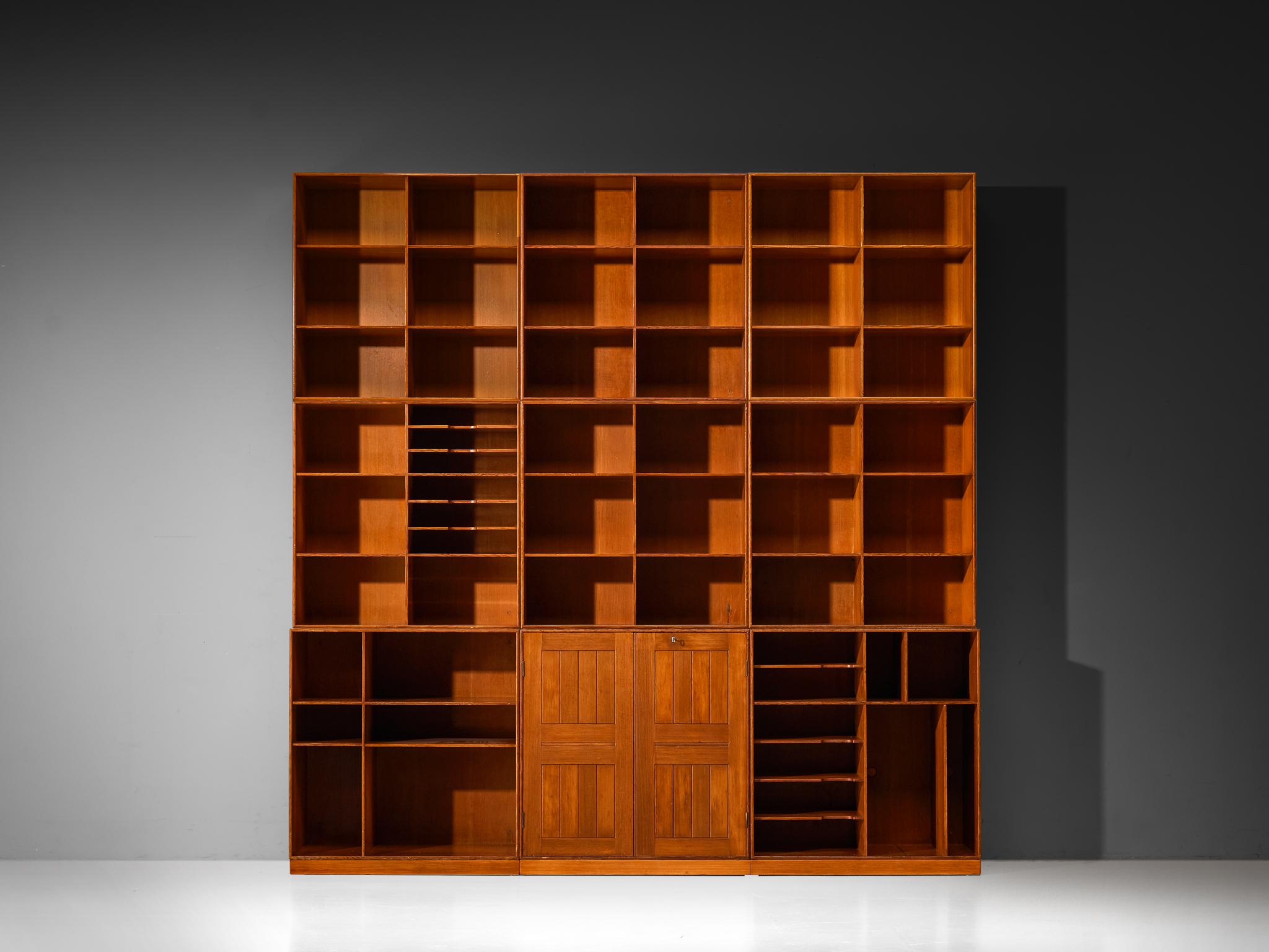 Mogens Koch for Rud. Radmussen Modular Library in Pine For Sale 4