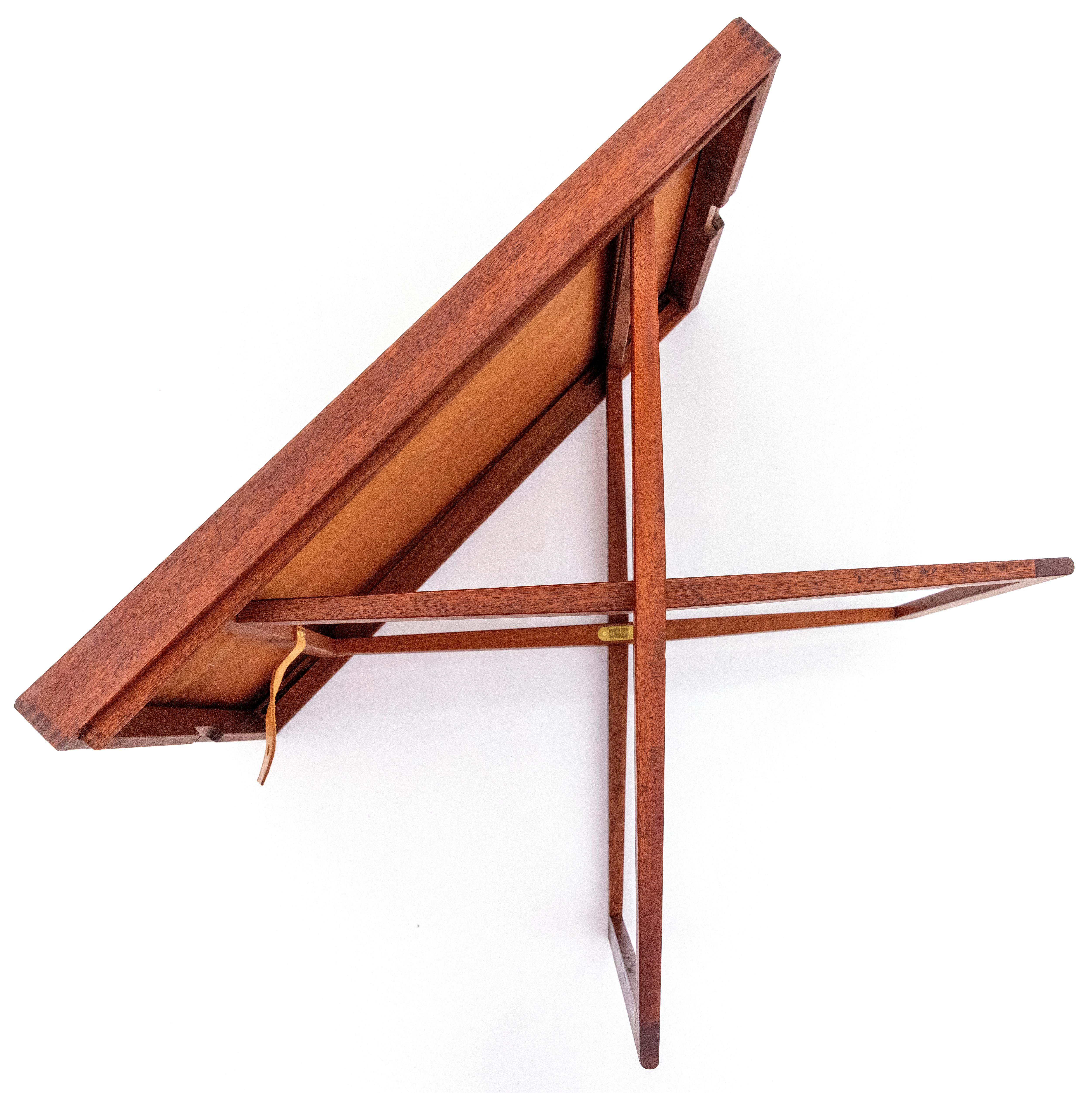 Mogens Koch Mahogany Folding Table for Rud. Rasmussen In Good Condition For Sale In Kastrup, DK