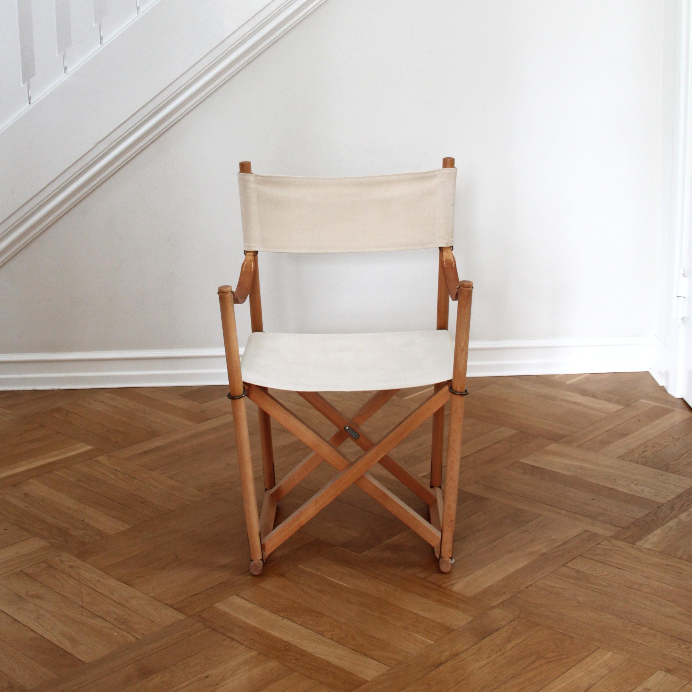 Mogens Koch & Rud Rasmussen

Scandinavian Modern

A beautiful beech and canvas folding chairs by Mogens Koch for Rud Rasmussen, Denmark, 1950s. 

Designed in 1931.

Natural linen canvas sling seats and backs with full-grain leather straps