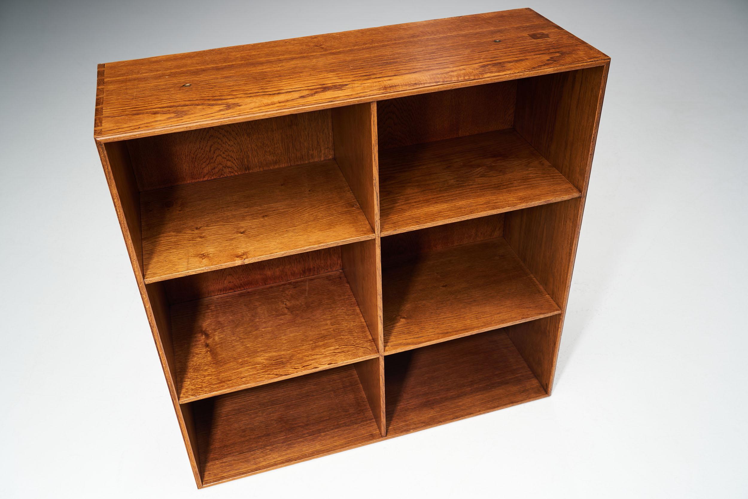 Mogens Koch Oak Bookcase for Rud, Rasmussen Cabinetmakers, Denmark, 1930s 7