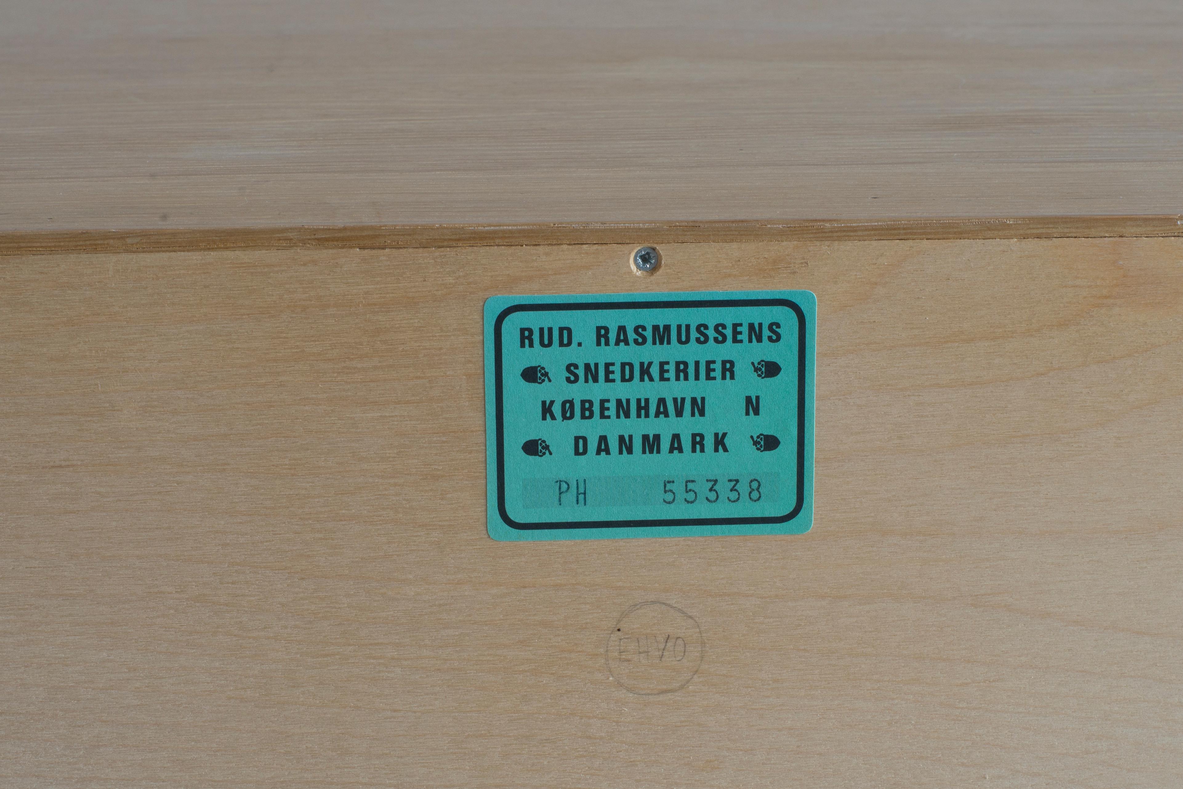Mogens Koch Cabinets in Oak for Rud, Rasmussen In Good Condition For Sale In Copenhagen, DK