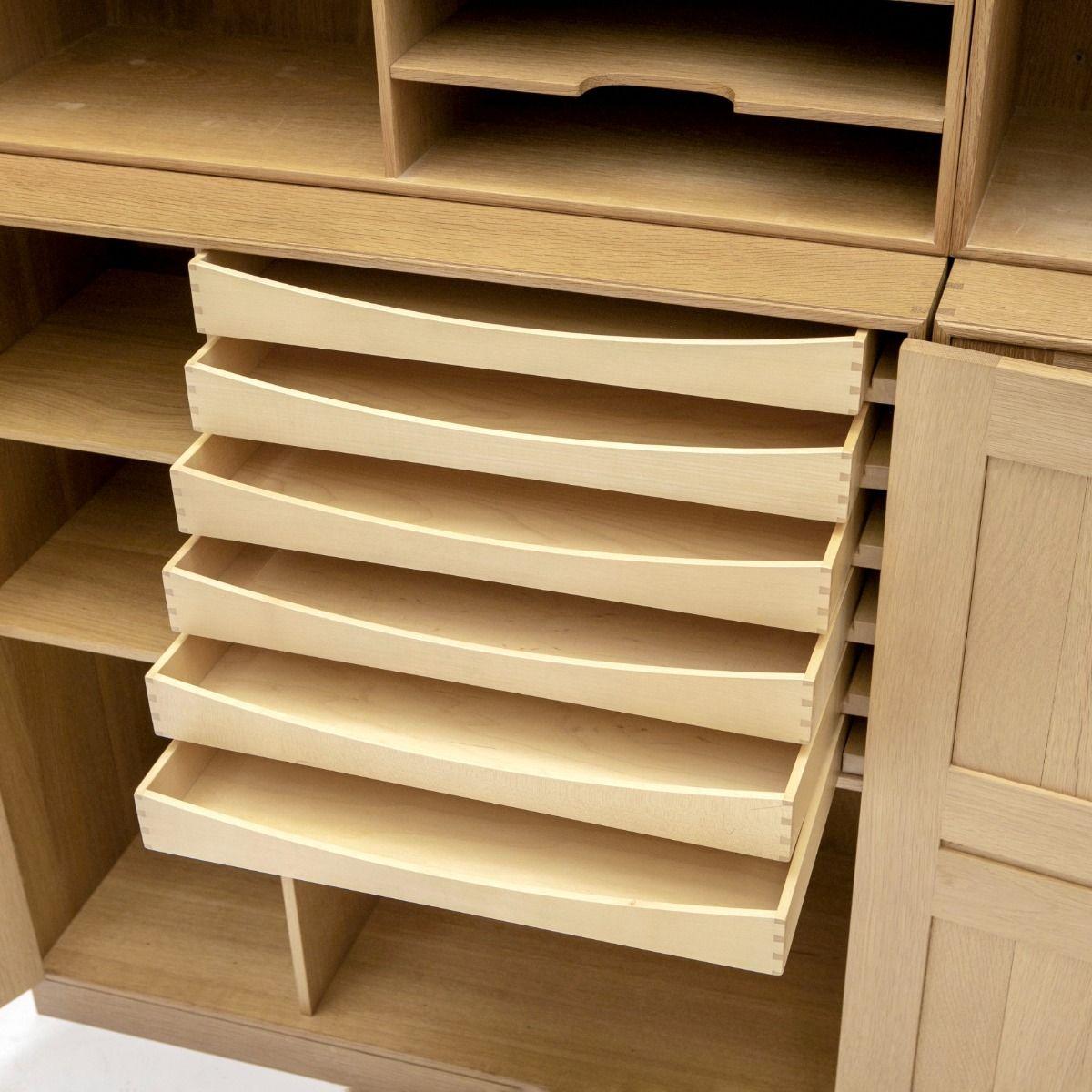 Sistema di scaffalature in rovere massiccio Mogens Koch con armadi e librerie in vendita 3