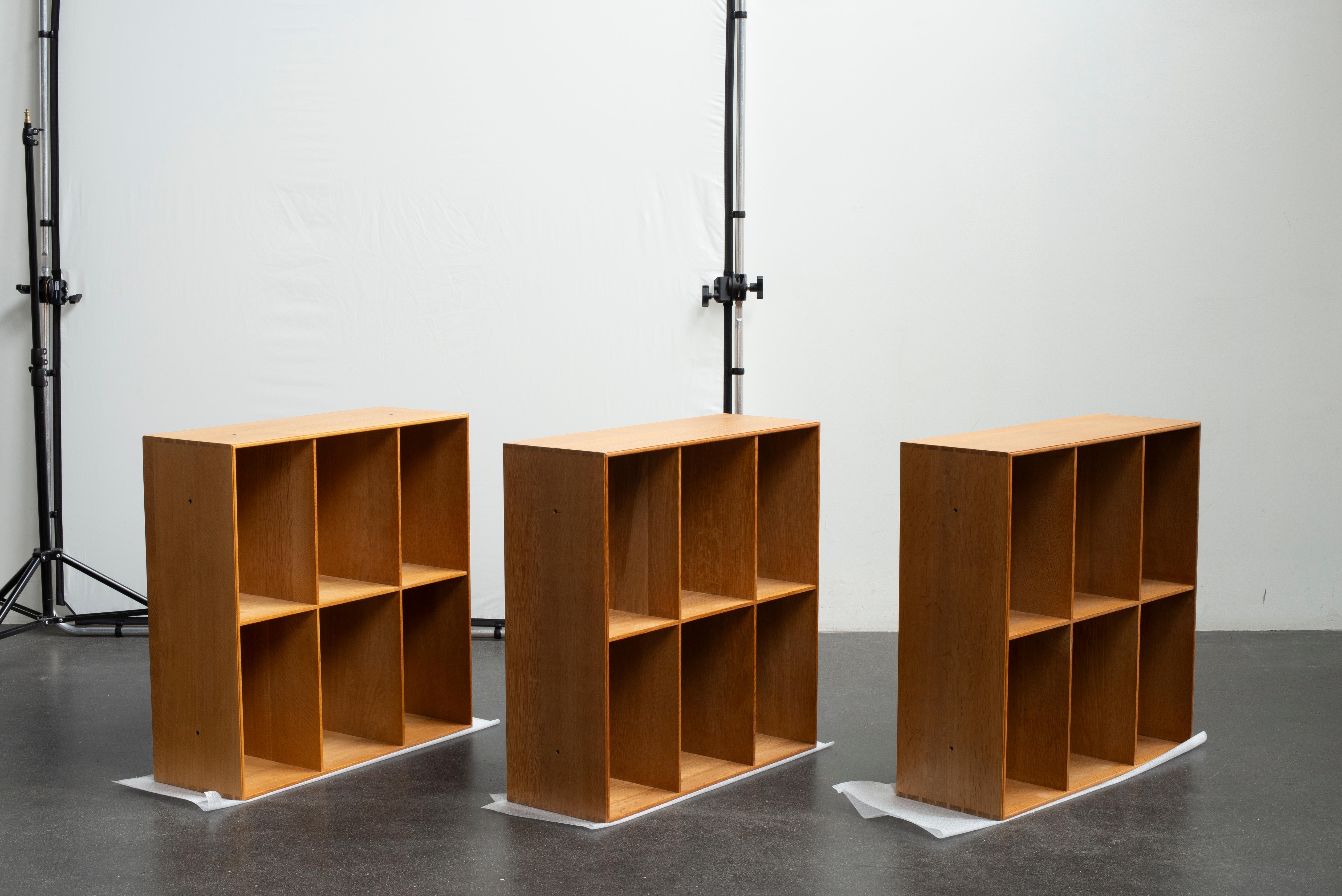 Mogens Koch Tres estanterías de roble para Rud, Rasmussen Escandinavo moderno en venta