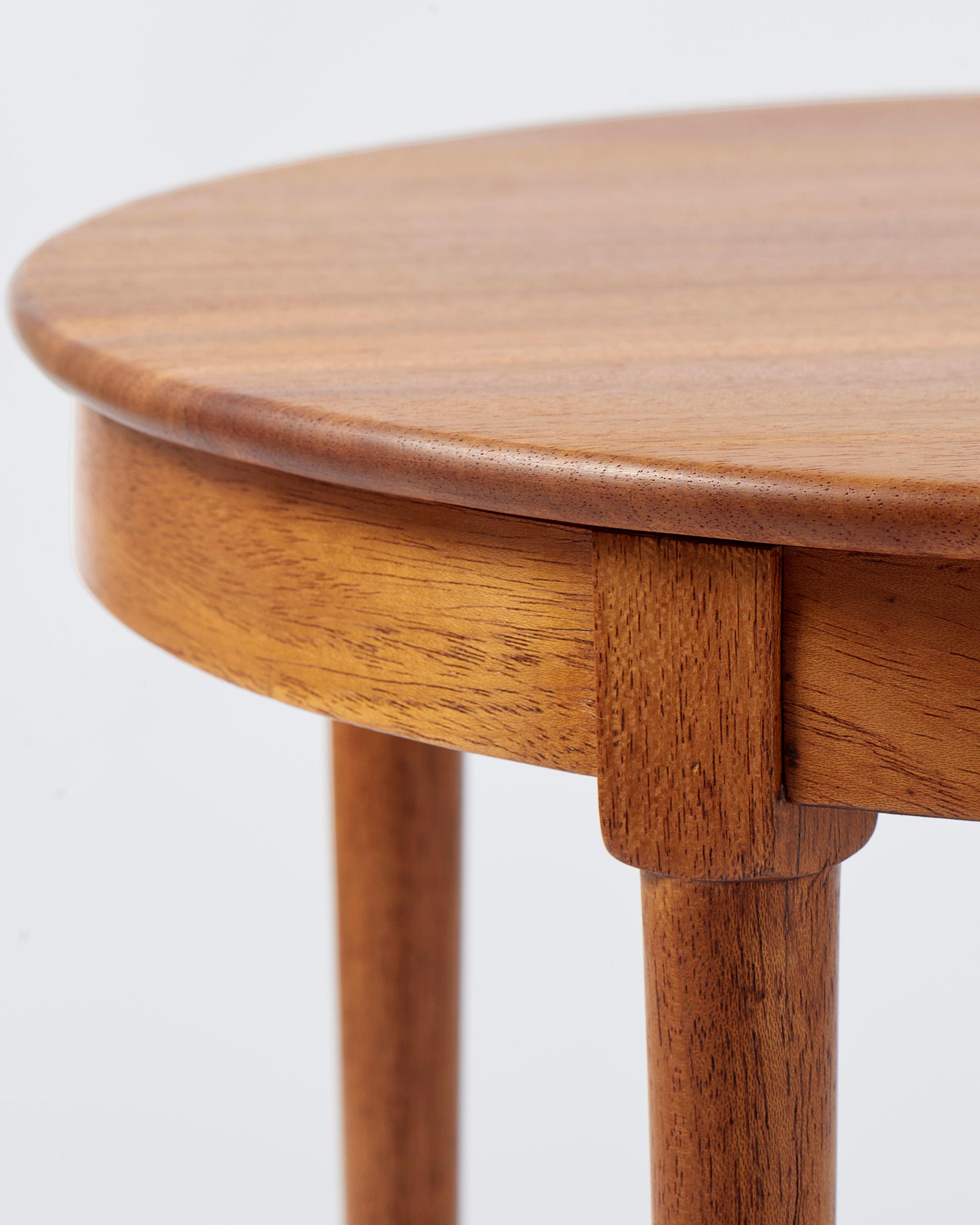 Mid-20th Century Mogens Lassen Mahogany Lamp Table c1940s For Sale