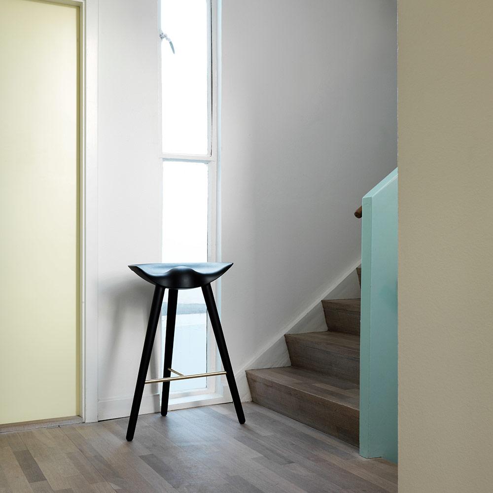 Danois Mogens Lassen ML 42 Tabouret de comptoir en hêtre teinté noir en acier inoxydable pour Audo en vente