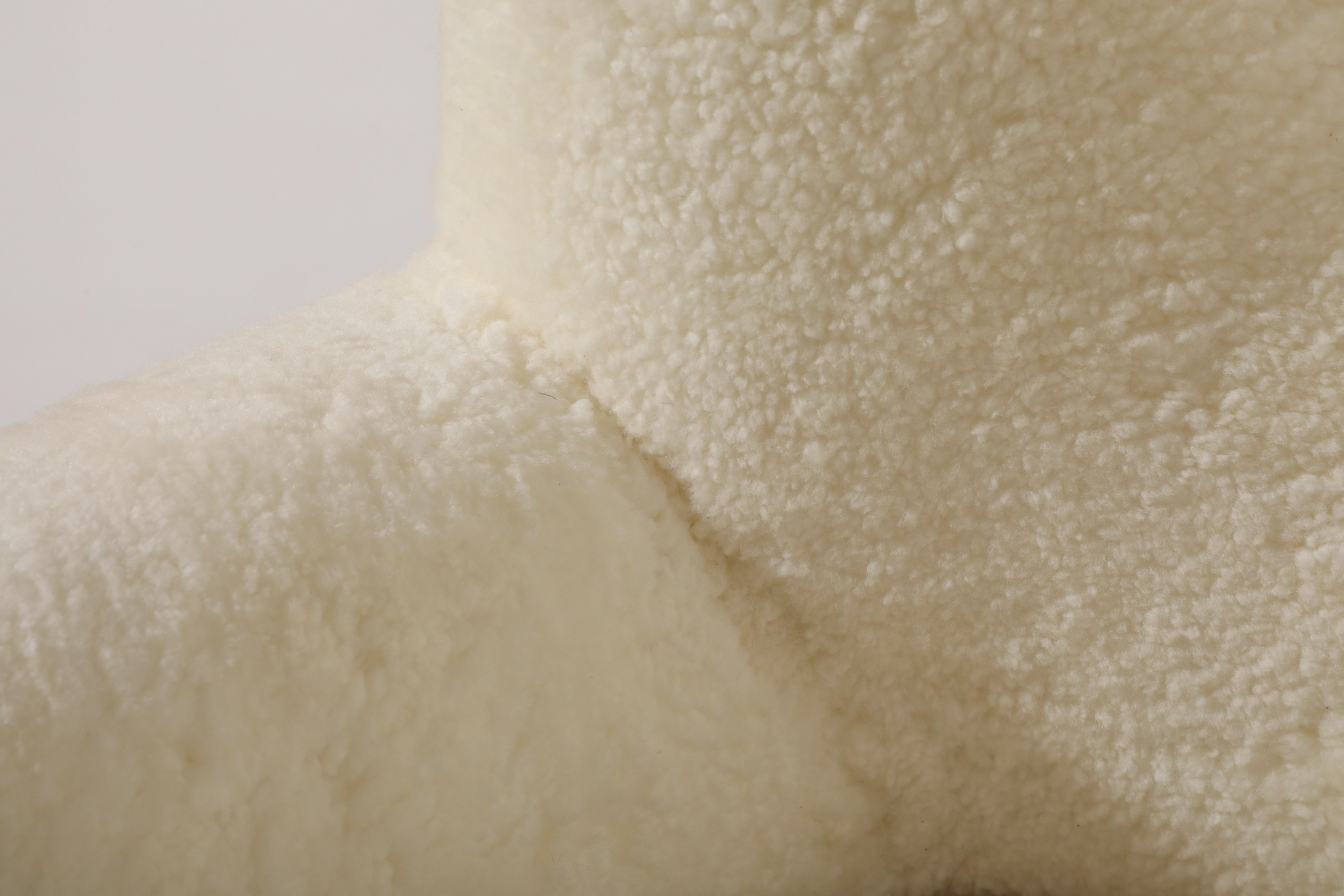 Raro sofá orgánico Mogens Lassen en bouclé marfil, Dinamarca, años 30 en venta 4