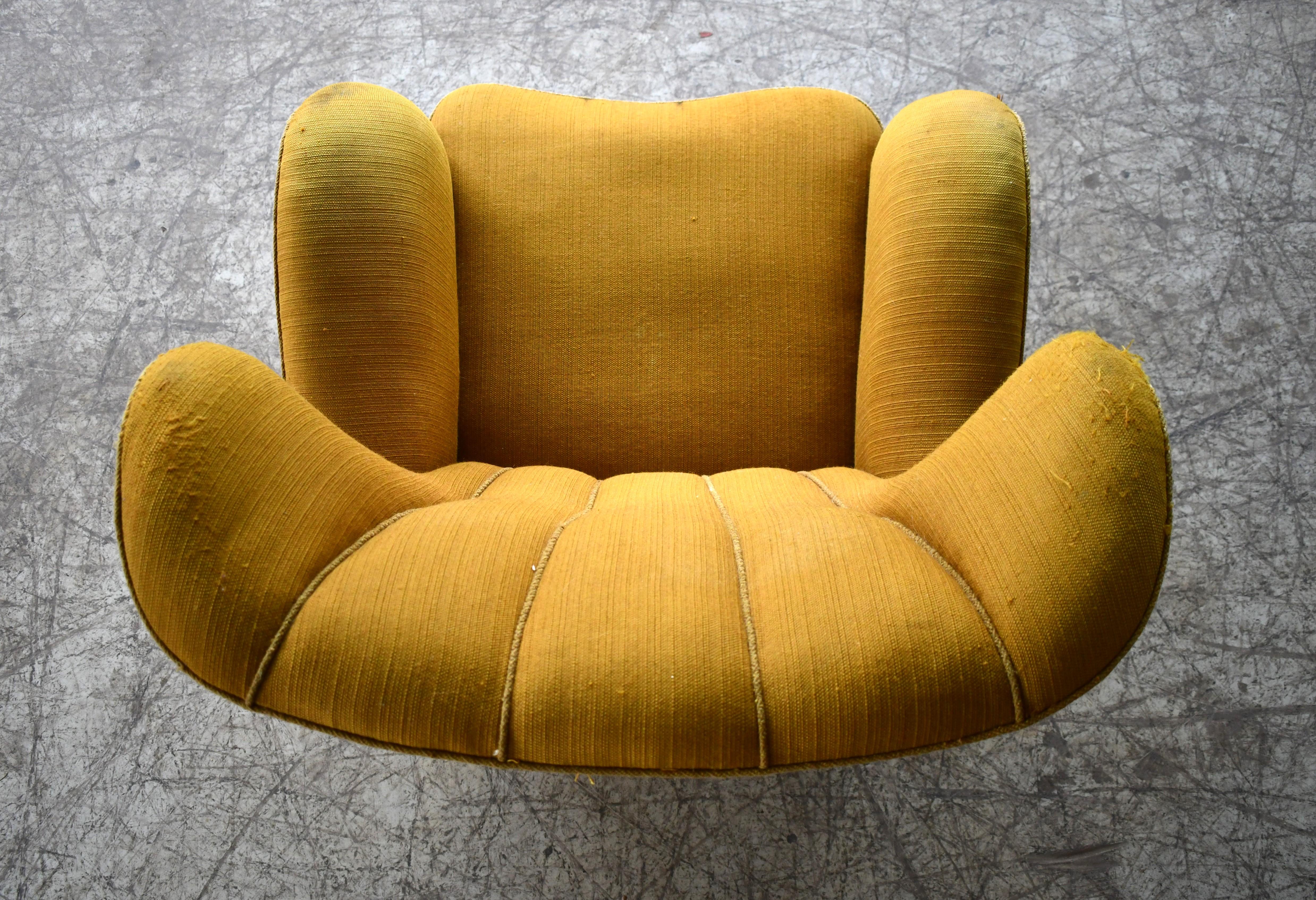 Mogens Lassen Style Danish 1940s Channel Back Lounge Chair in Wool Fabric For Sale 2