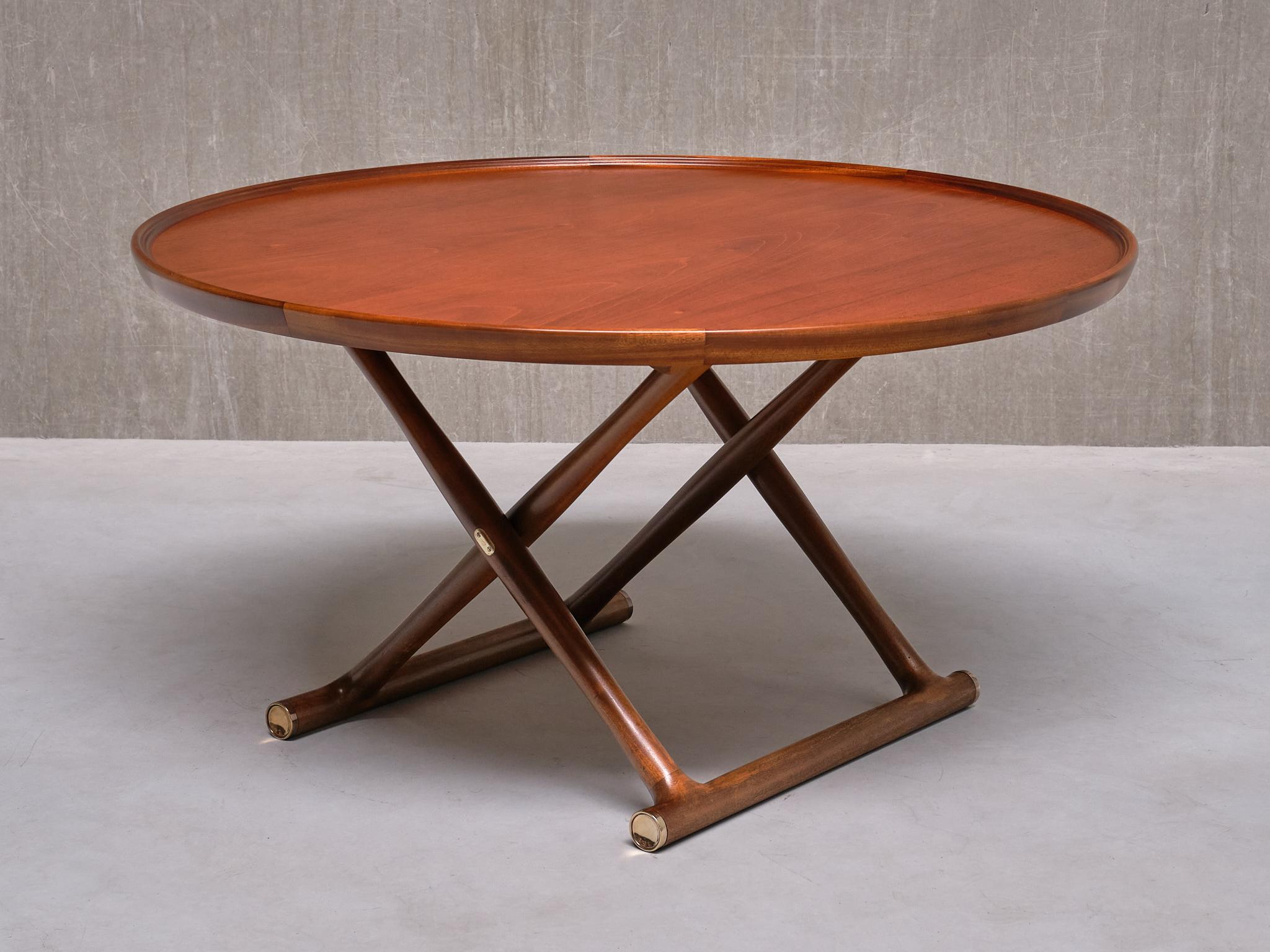 Table basse égyptienne de Mogens Lassen, teck et laiton, A.J. Iversen, Danemark en vente 1