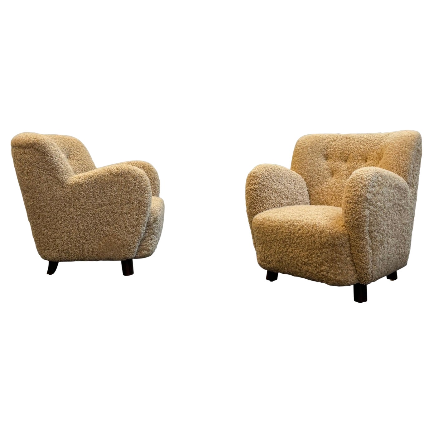 Mogens Lasssen Coppia di poltrone in olmo e pelle di pecora, anni 
40 in vendita