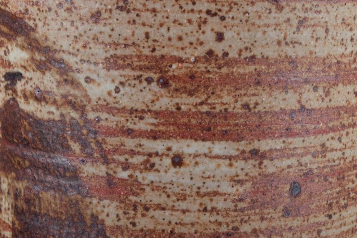 Mogens Nielsen, Nysted, Denmark. Large vase in ceramic with brown glaze In Excellent Condition For Sale In Copenhagen, DK