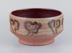 Mogens Nielsen, Nysted. Large handmade ceramic bowl, ca 1978