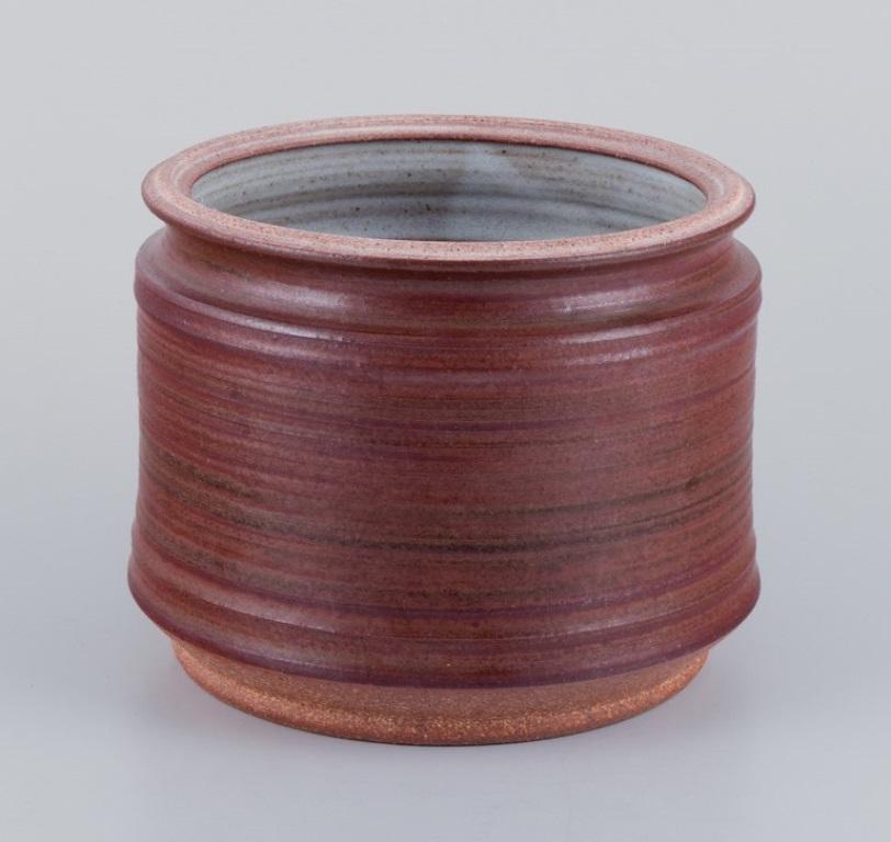 Danish Mogens Nielsen, Nysted. Large handmade lidded jar in ceramic. For Sale