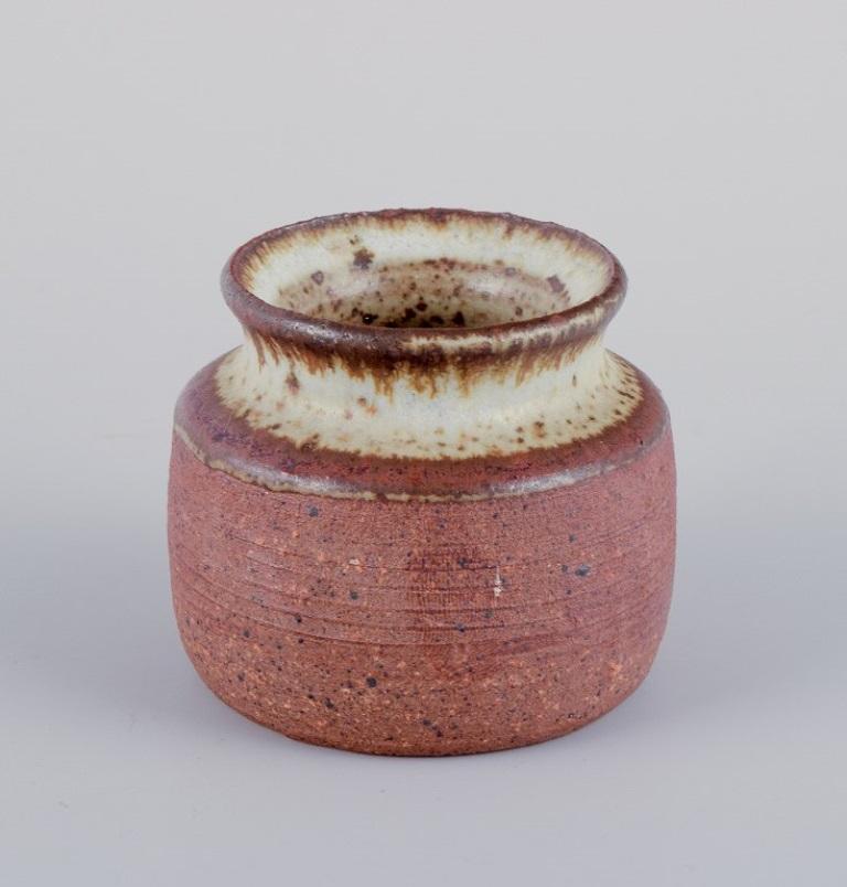 Mogens Nielsen, Nysted / Stouby Keramik und andere. Fünf Pieces aus Keramik (Glasiert) im Angebot