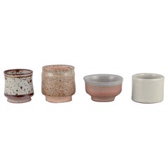 Mogens Nielsen, Nysted / Stouby Keramik e altri. Quattro pezzi di ceramica
